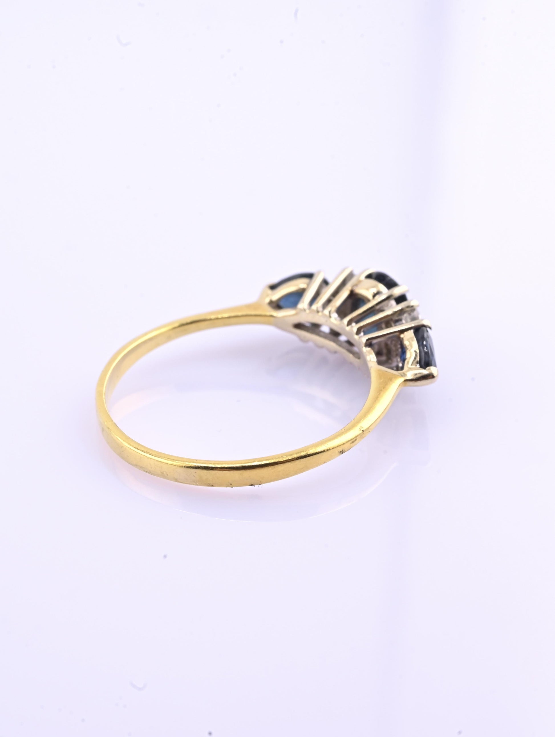 18K Gold IGI Certified Sapphire Ring VS Diamonds IGI Certified Ring Size 7.75