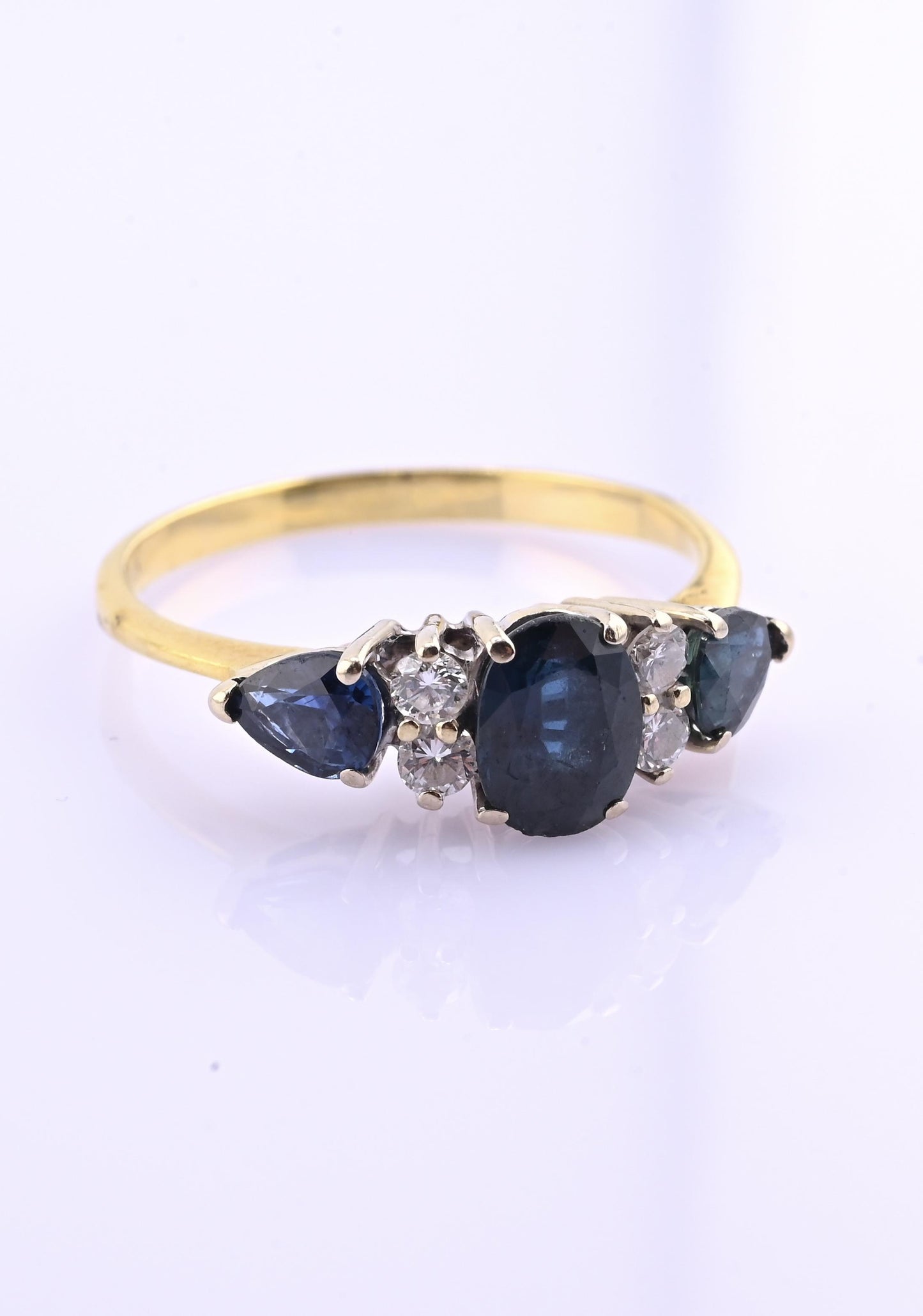18K Gold IGI Certified Sapphire Ring VS Diamonds IGI Certified Ring Size 7.75