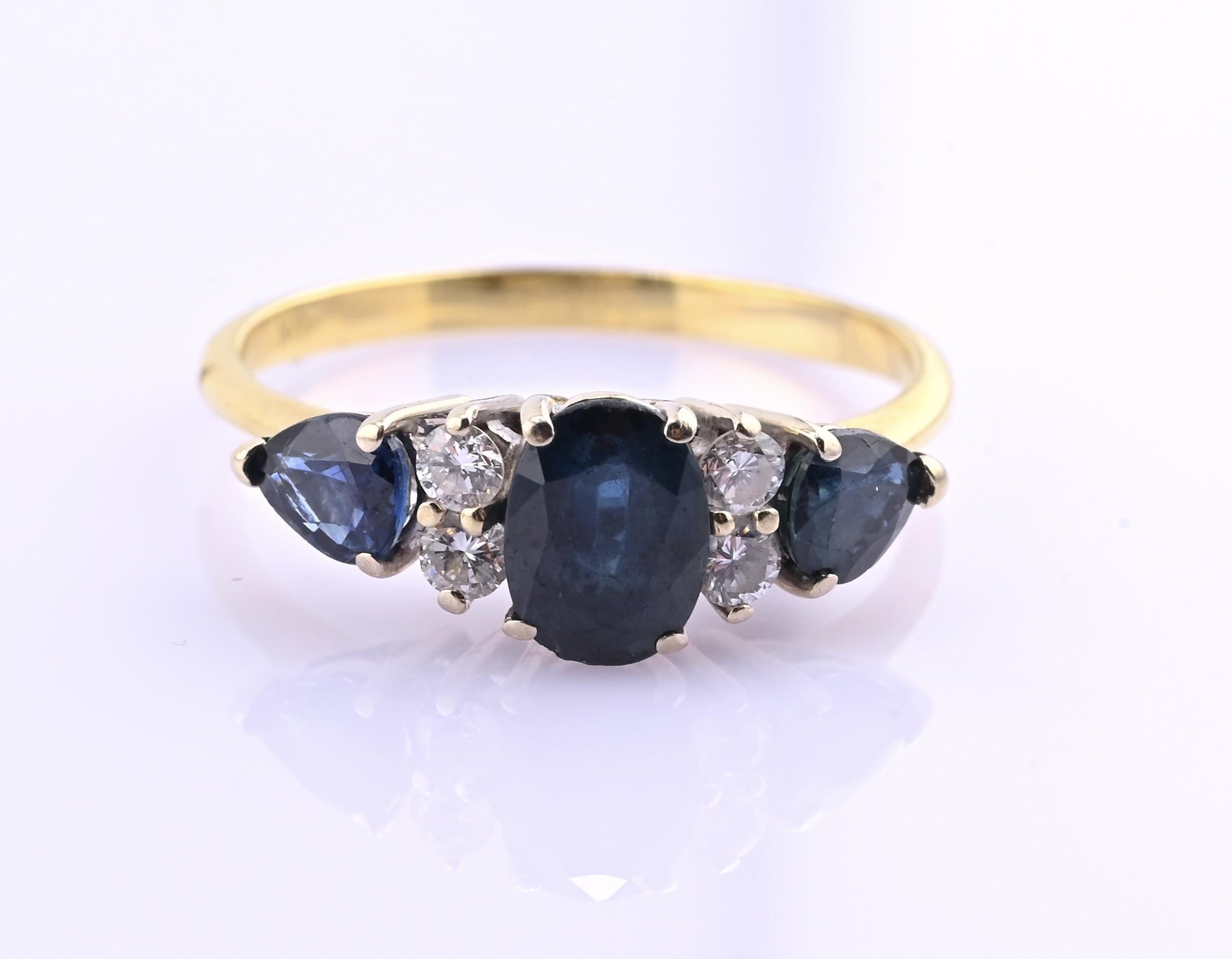 18K Gold IGI Certified Sapphire Ring VS Diamonds IGI Certified Ring Size 7.75