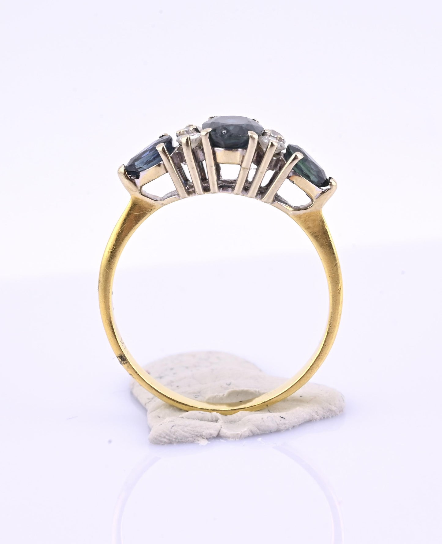 18K Gold IGI Certified Sapphire Ring VS Diamonds IGI Certified Ring Size 7.75