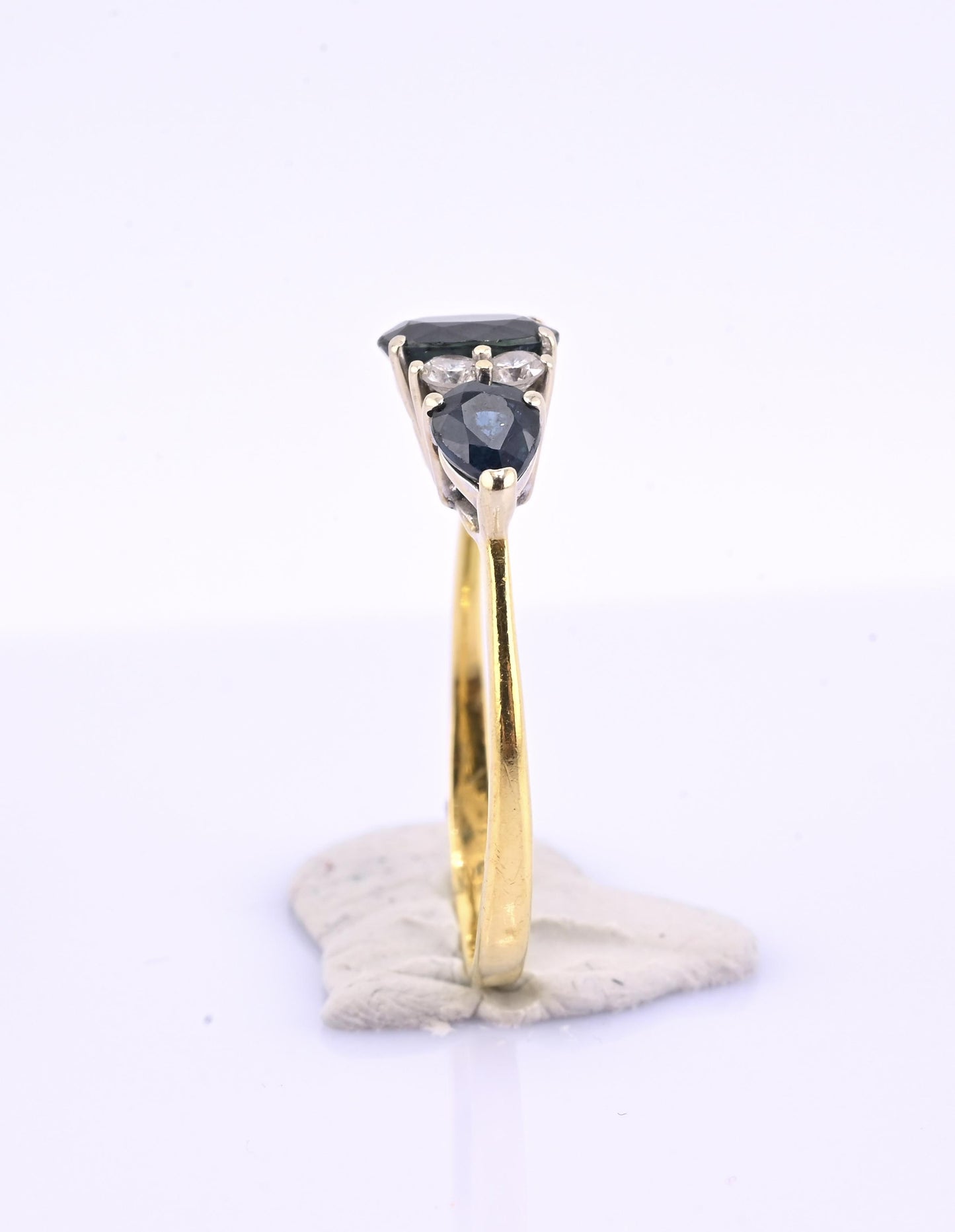 18K Gold IGI Certified Sapphire Ring VS Diamonds IGI Certified Ring Size 7.75