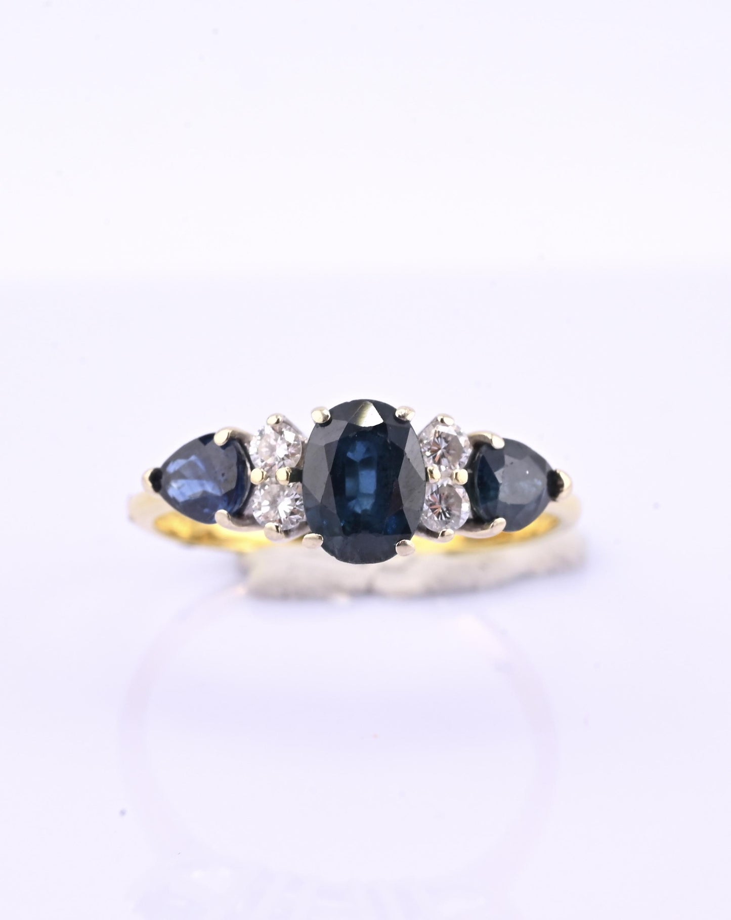 18K Gold IGI Certified Sapphire Ring VS Diamonds IGI Certified Ring Size 7.75