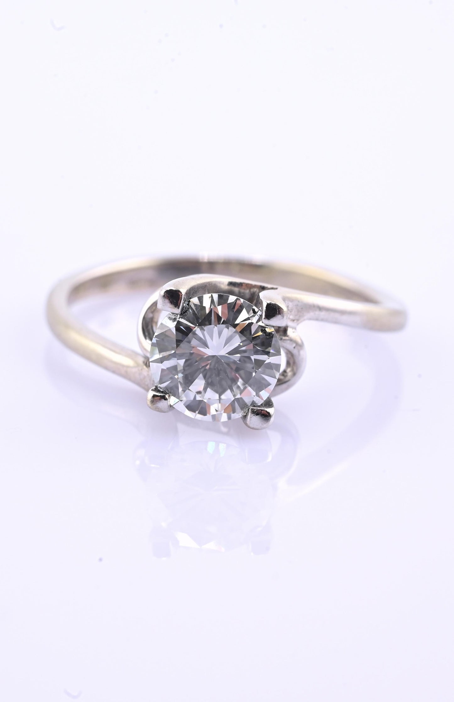 18K White Gold Solitaire Diamond Ring – 0.75 Carat, IGI Certified, Size 5