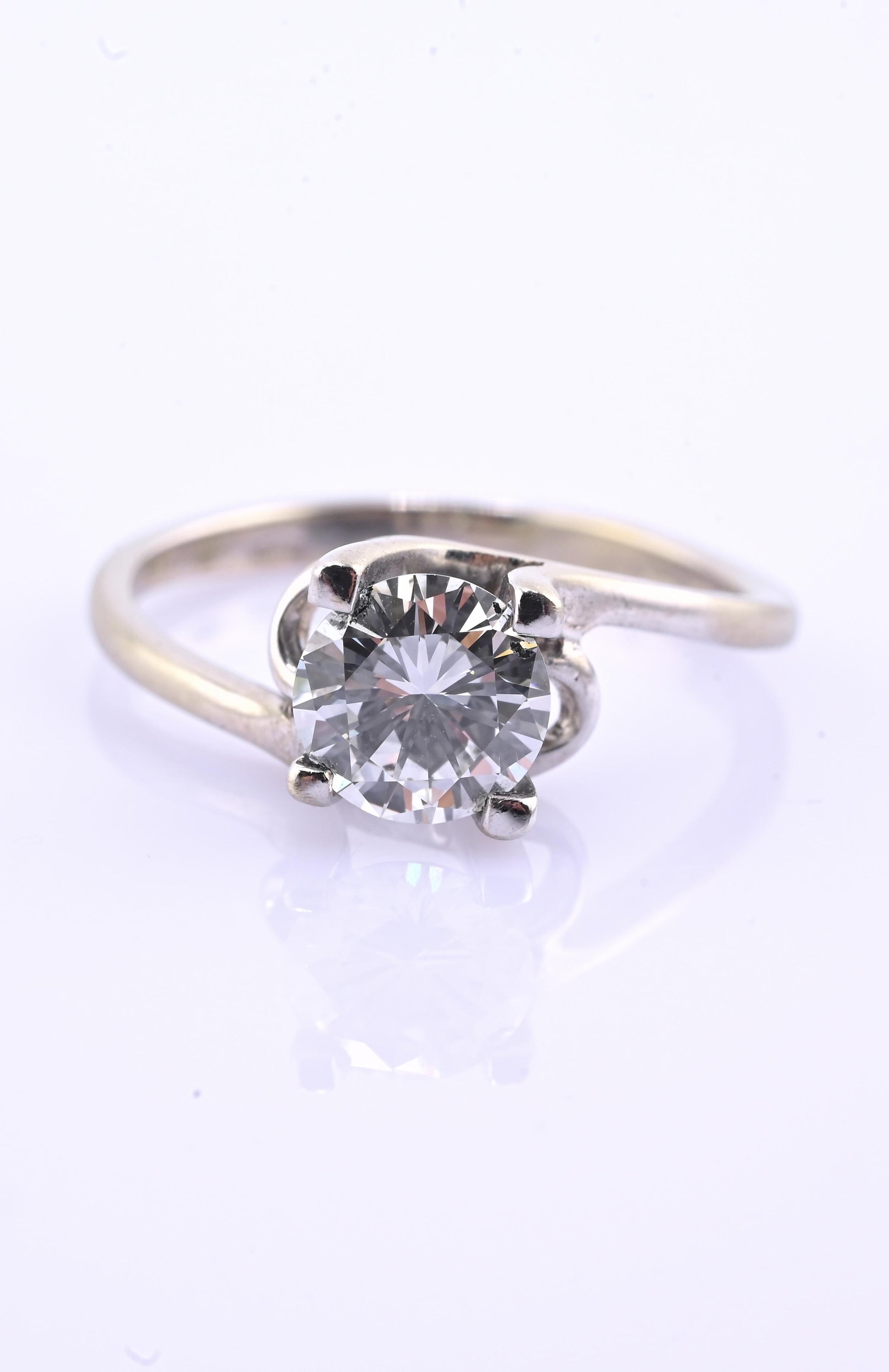 18K White Gold Solitaire Diamond Ring – 0.75 Carat, IGI Certified, Size 5