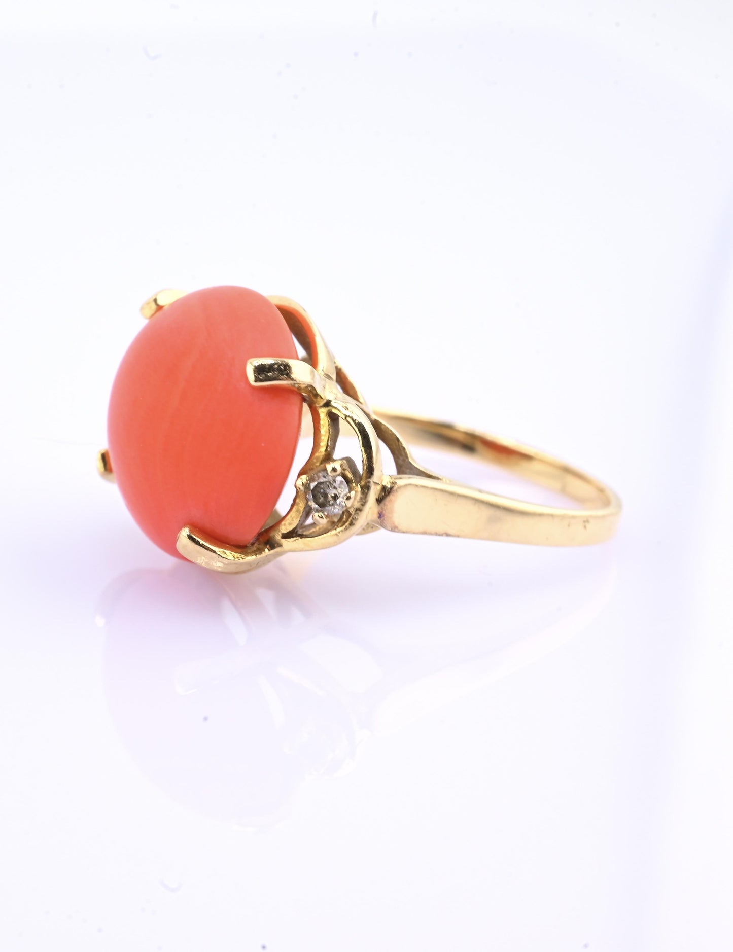 18K Yellow Gold Natural Coral Ring 8.85ct w/ Diamonds Ring Size 6.5 IGI Cert.