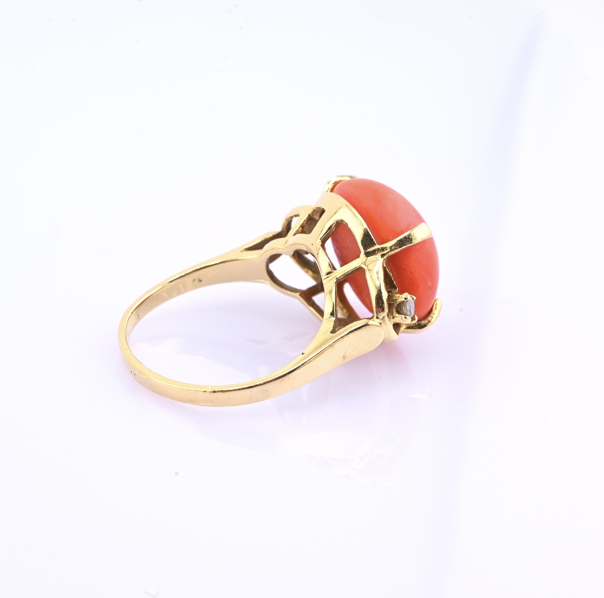 18K Yellow Gold Natural Coral Ring 8.85ct w/ Diamonds Ring Size 6.5 IGI Cert.