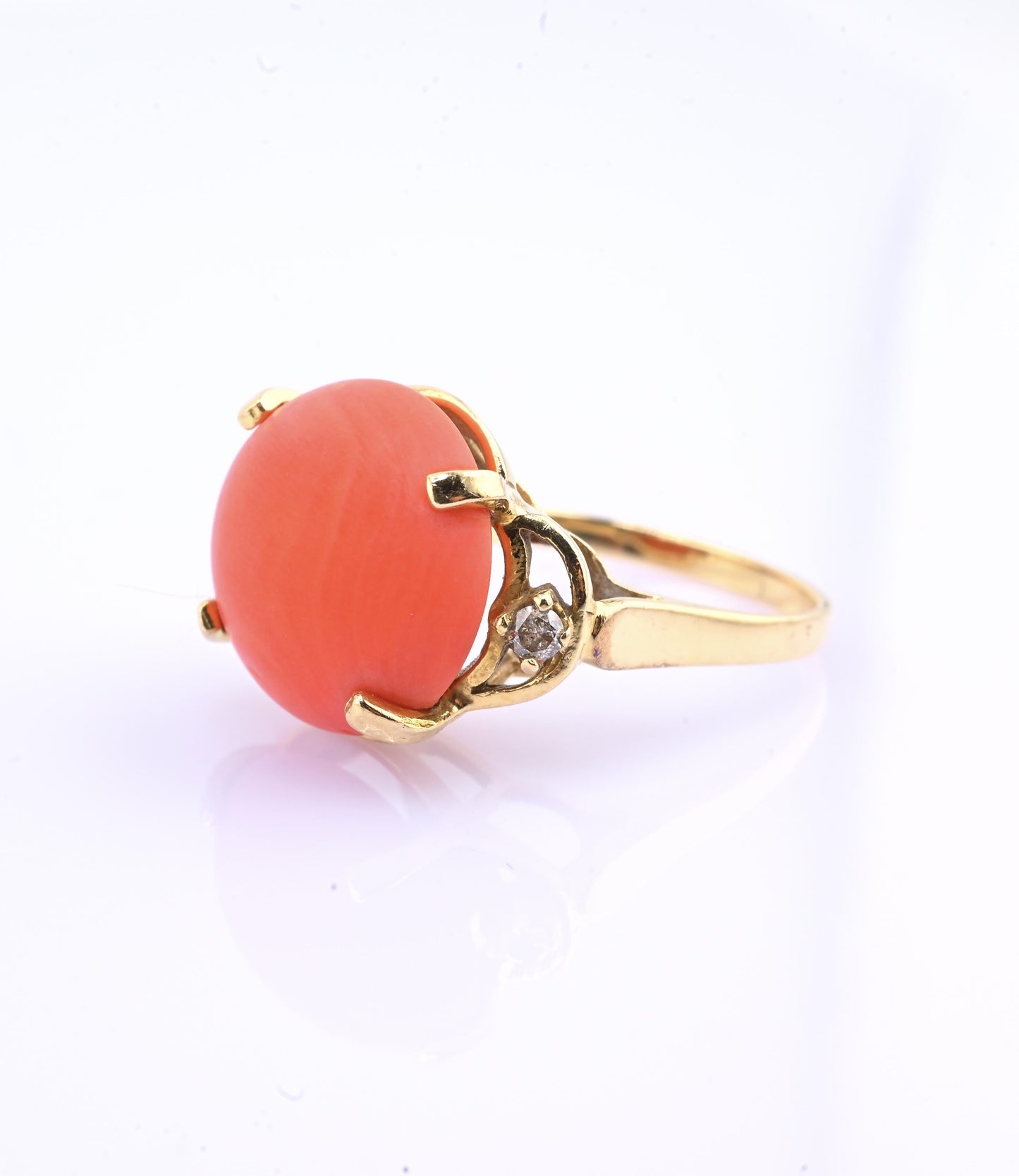 18K Yellow Gold Natural Coral Ring 8.85ct w/ Diamonds Ring Size 6.5 IGI Cert.