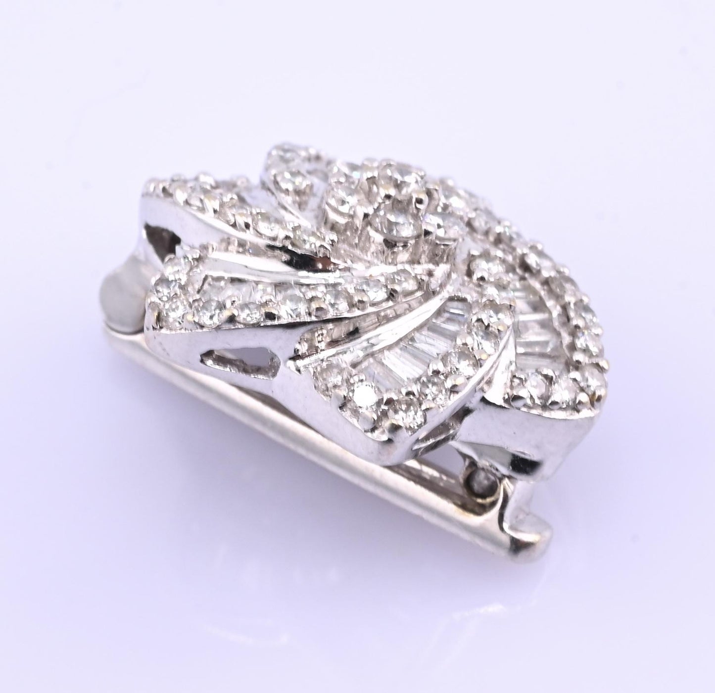 18k White Gold 0.99ctw Natural Diamond Swirl Flower Pendant / Brooch