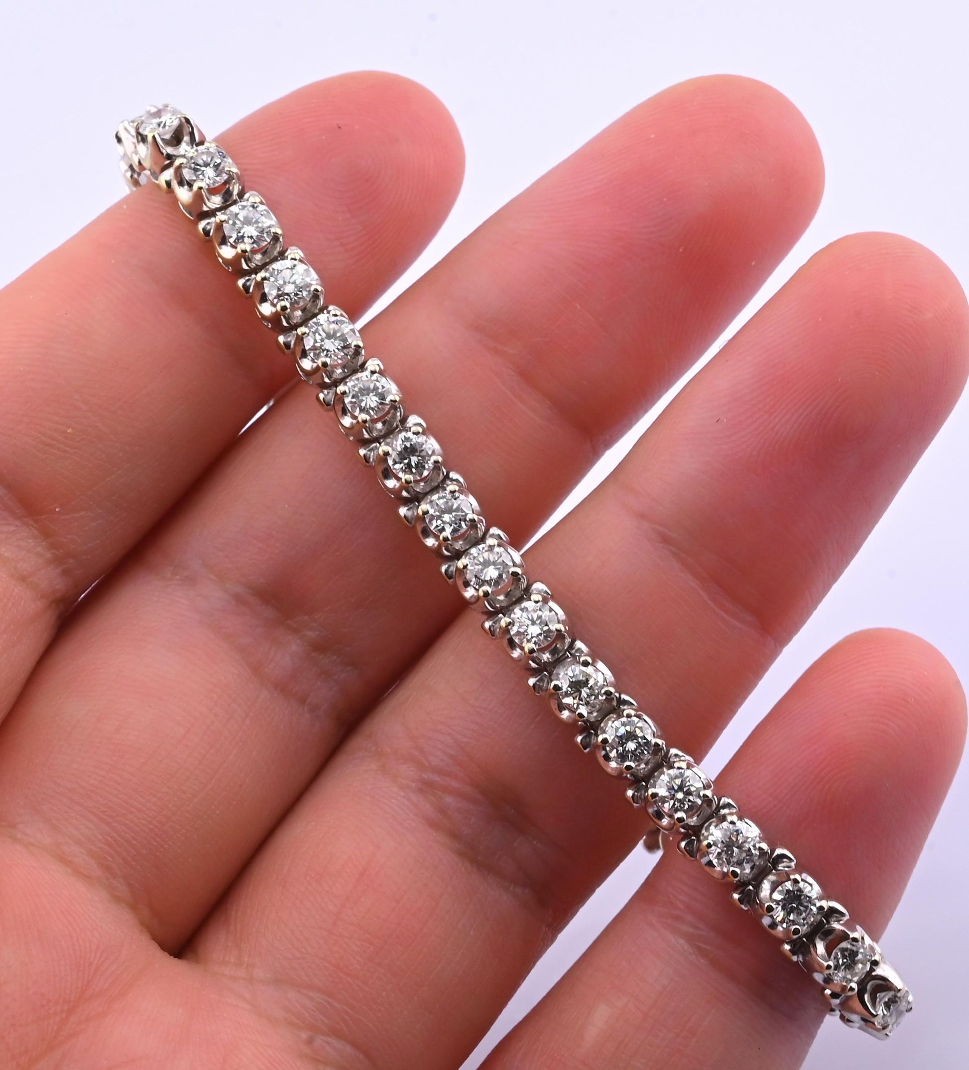 Fine 18k White Gold 4.00–5.00 Carat Diamond Tennis Bracelet 36 Natural Diamonds