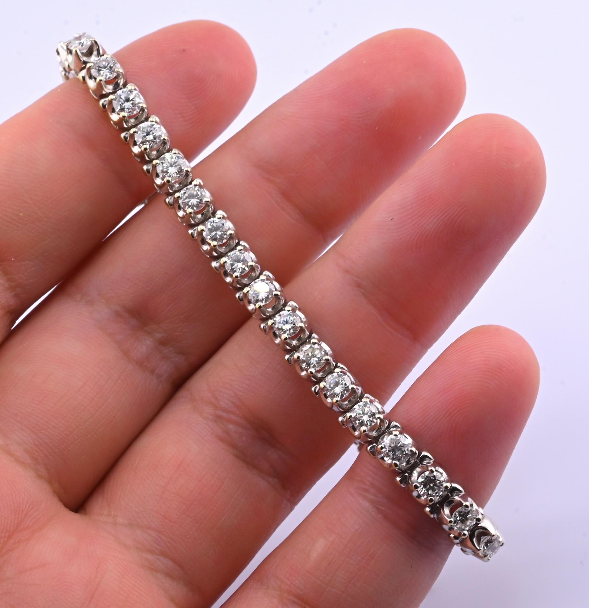 Fine 18k White Gold 4.00–5.00 Carat Diamond Tennis Bracelet 36 Natural Diamonds