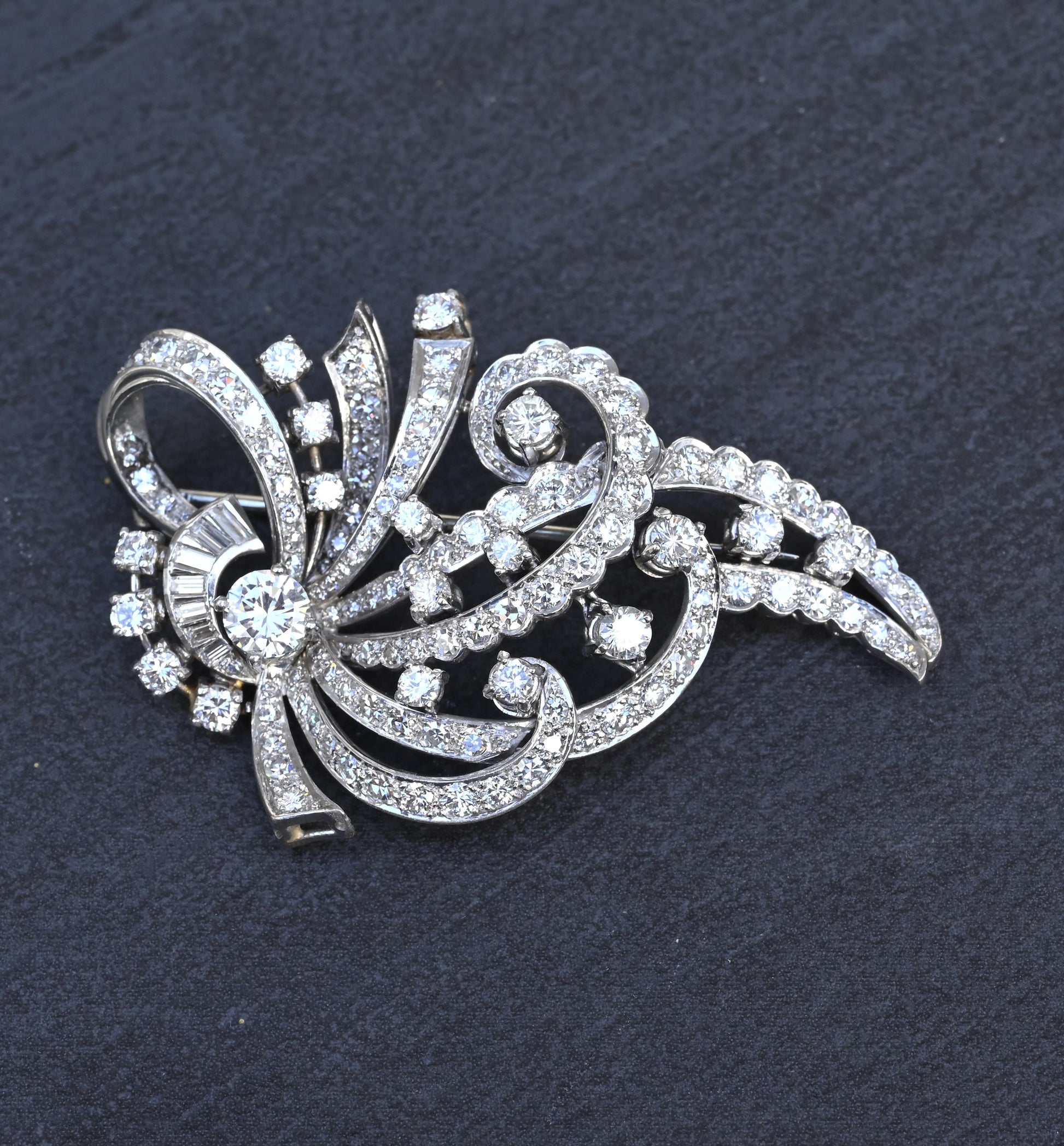 Impressive IGI Certified Platinum & 4.50 Carats Diamond Estate Brooch - 19.75g