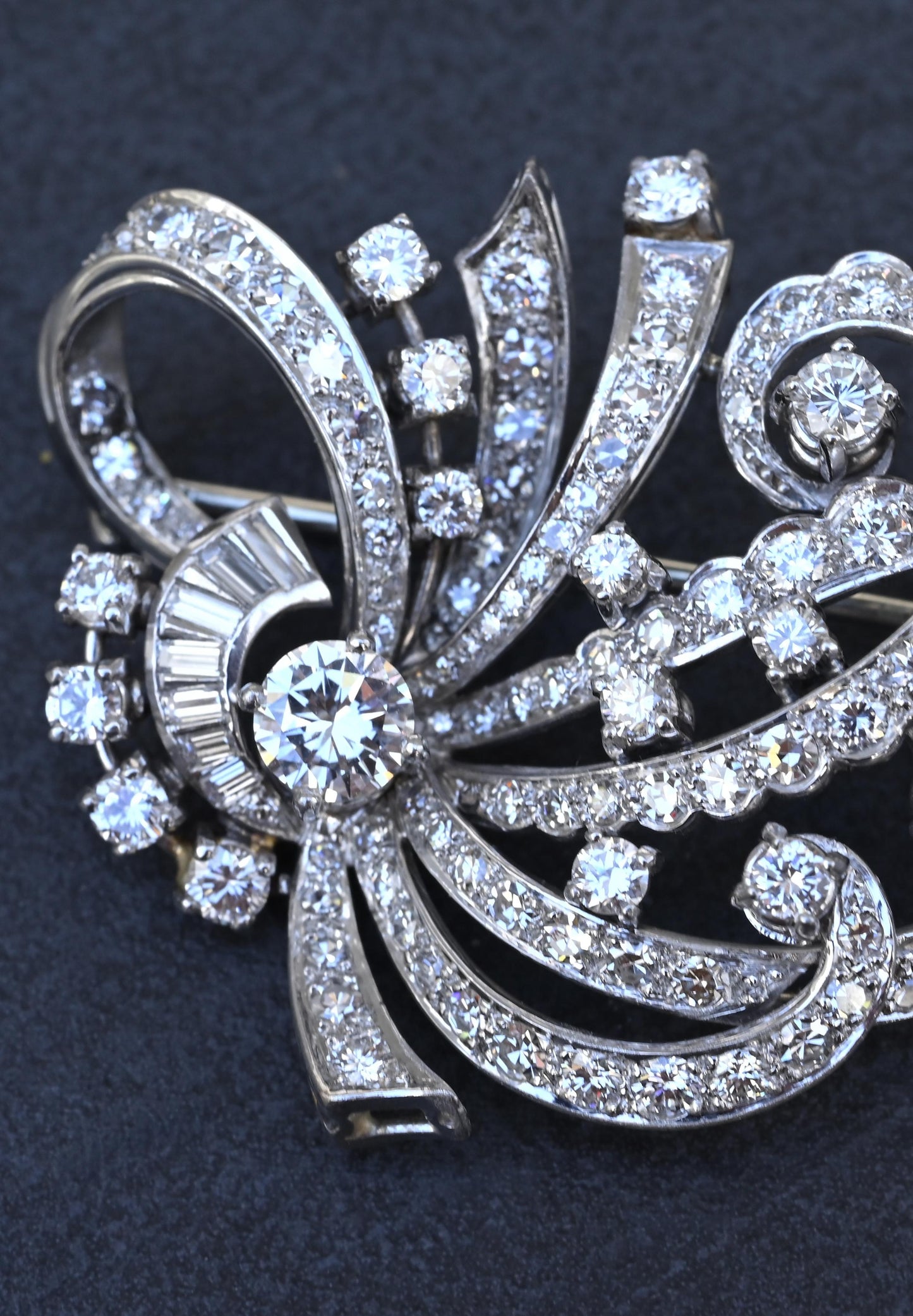 Impressive IGI Certified Platinum & 4.50 Carats Diamond Estate Brooch - 19.75g