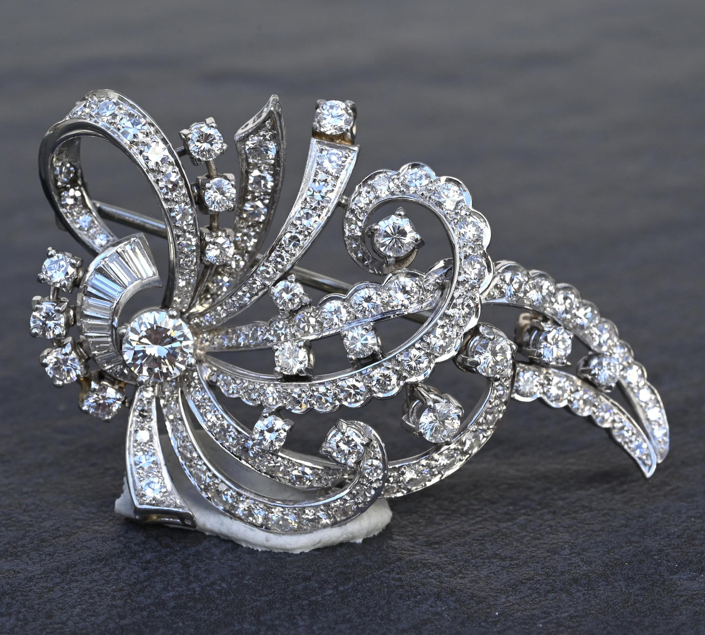 Impressive IGI Certified Platinum & 4.50 Carats Diamond Estate Brooch - 19.75g