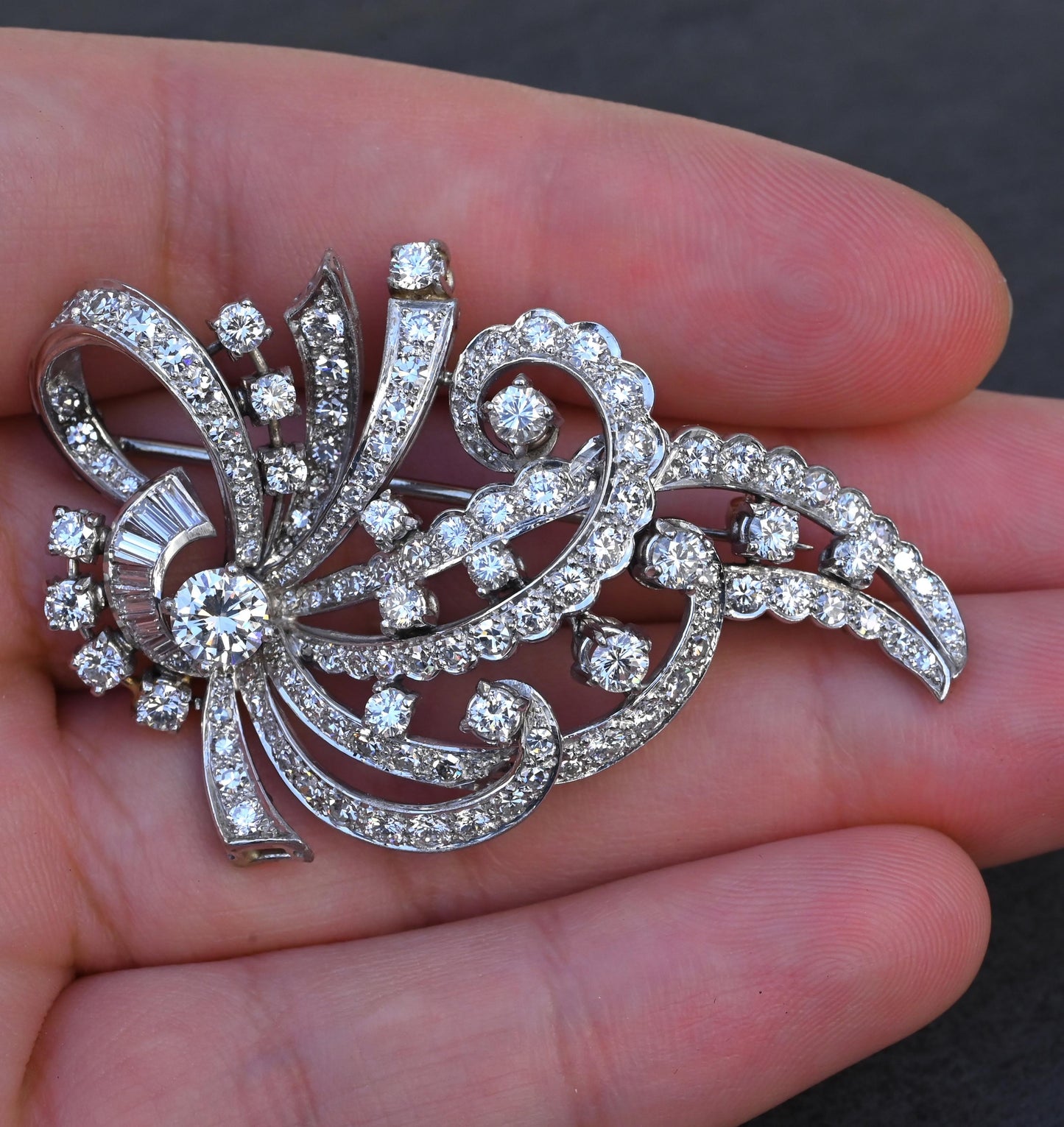 Impressive IGI Certified Platinum & 4.50 Carats Diamond Estate Brooch - 19.75g