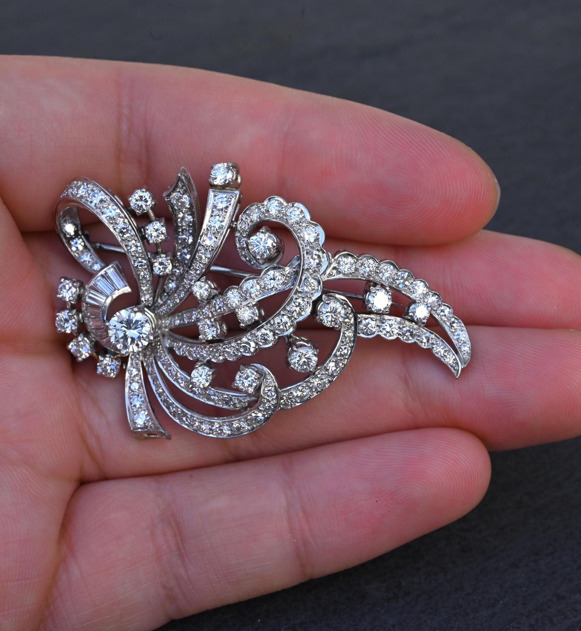 Impressive IGI Certified Platinum & 4.50 Carats Diamond Estate Brooch - 19.75g