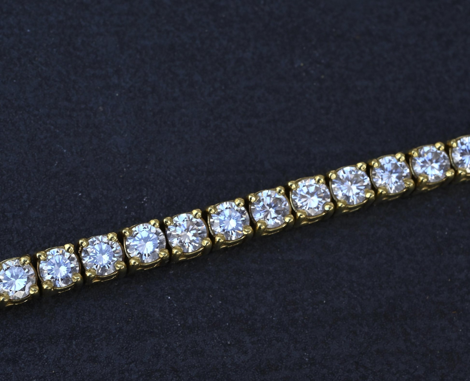 Black, Starr & Frost 8.80ctw Diamond Tennis Bracelet in 18K Yellow Gold