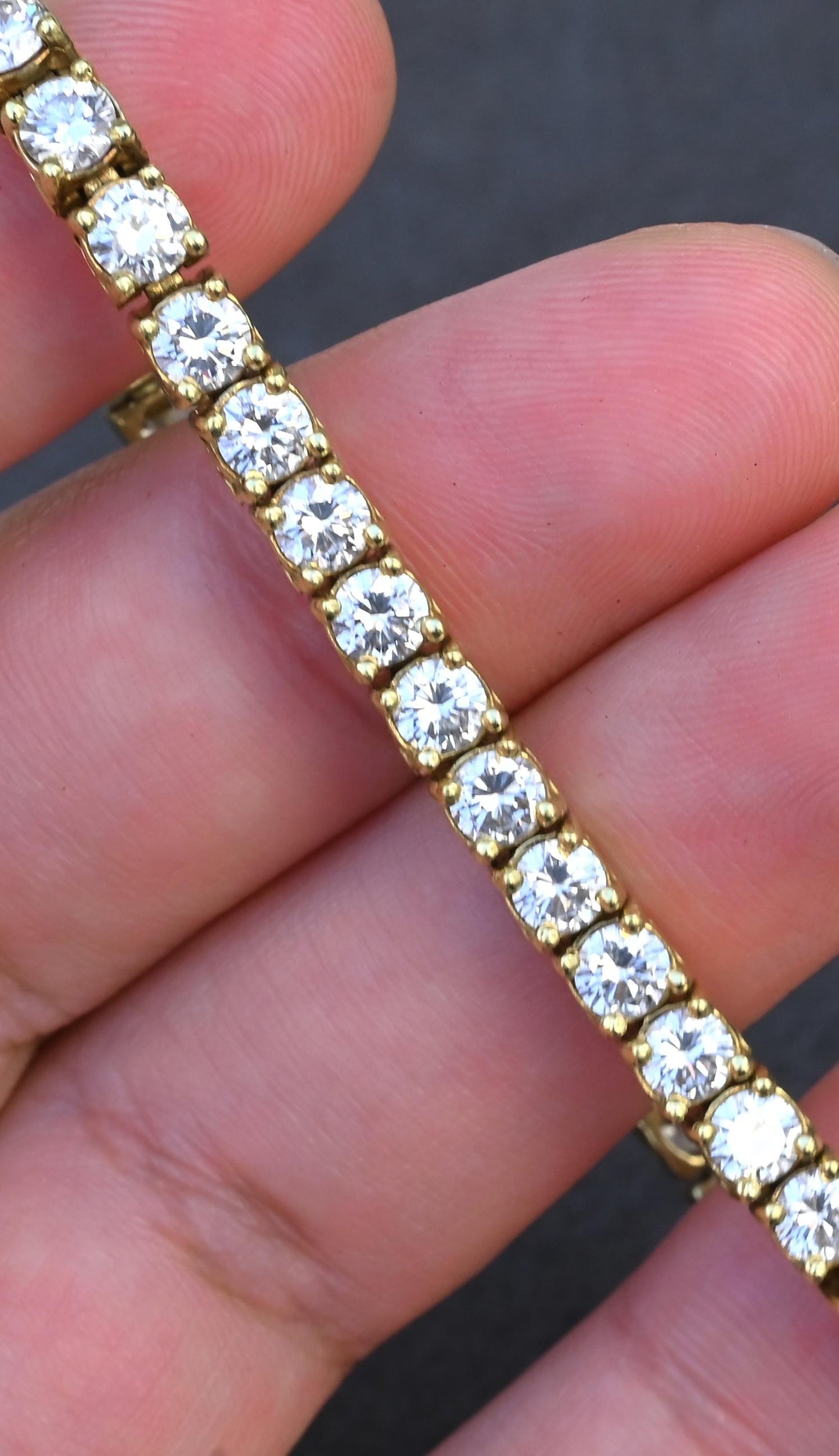Black, Starr & Frost 8.80ctw Diamond Tennis Bracelet in 18K Yellow Gold