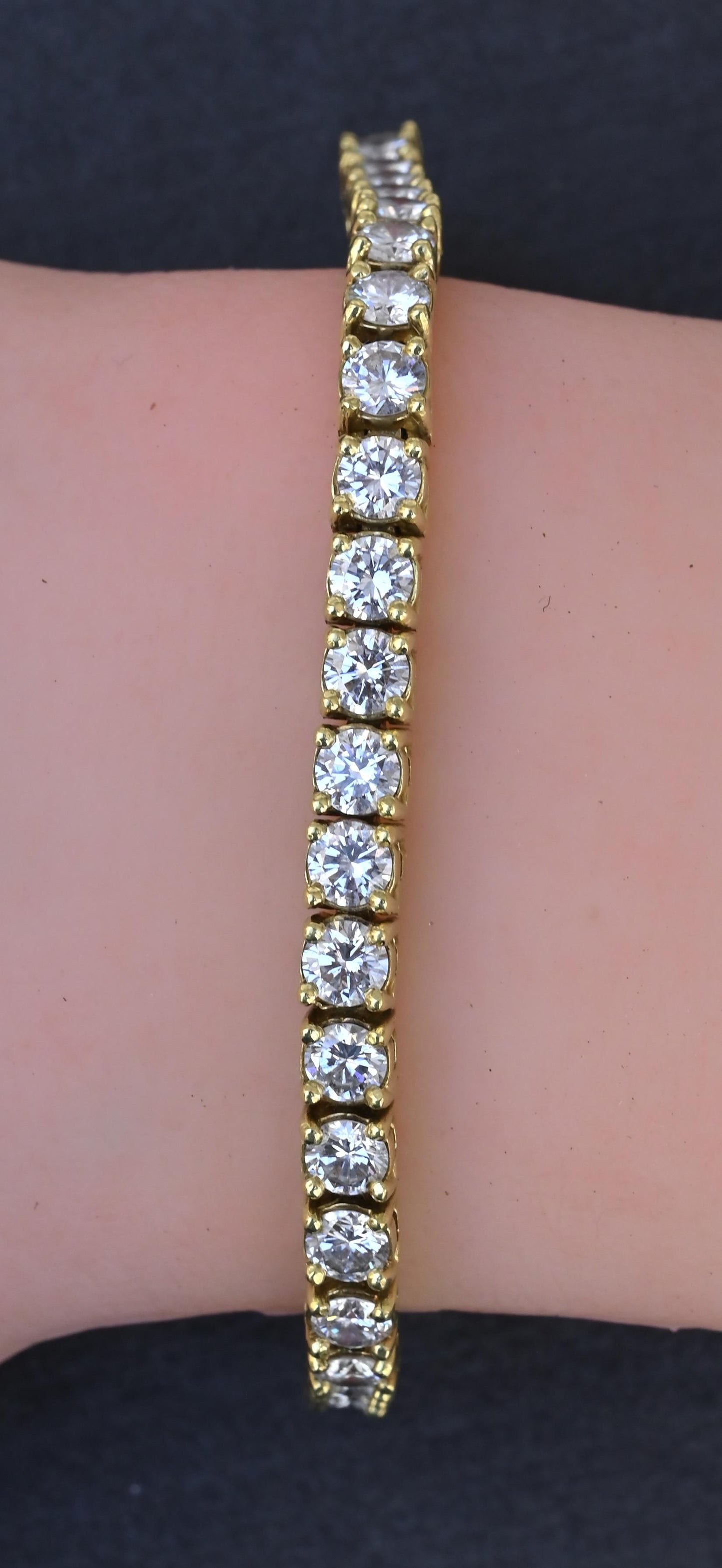 Black, Starr & Frost 8.80ctw Diamond Tennis Bracelet in 18K Yellow Gold