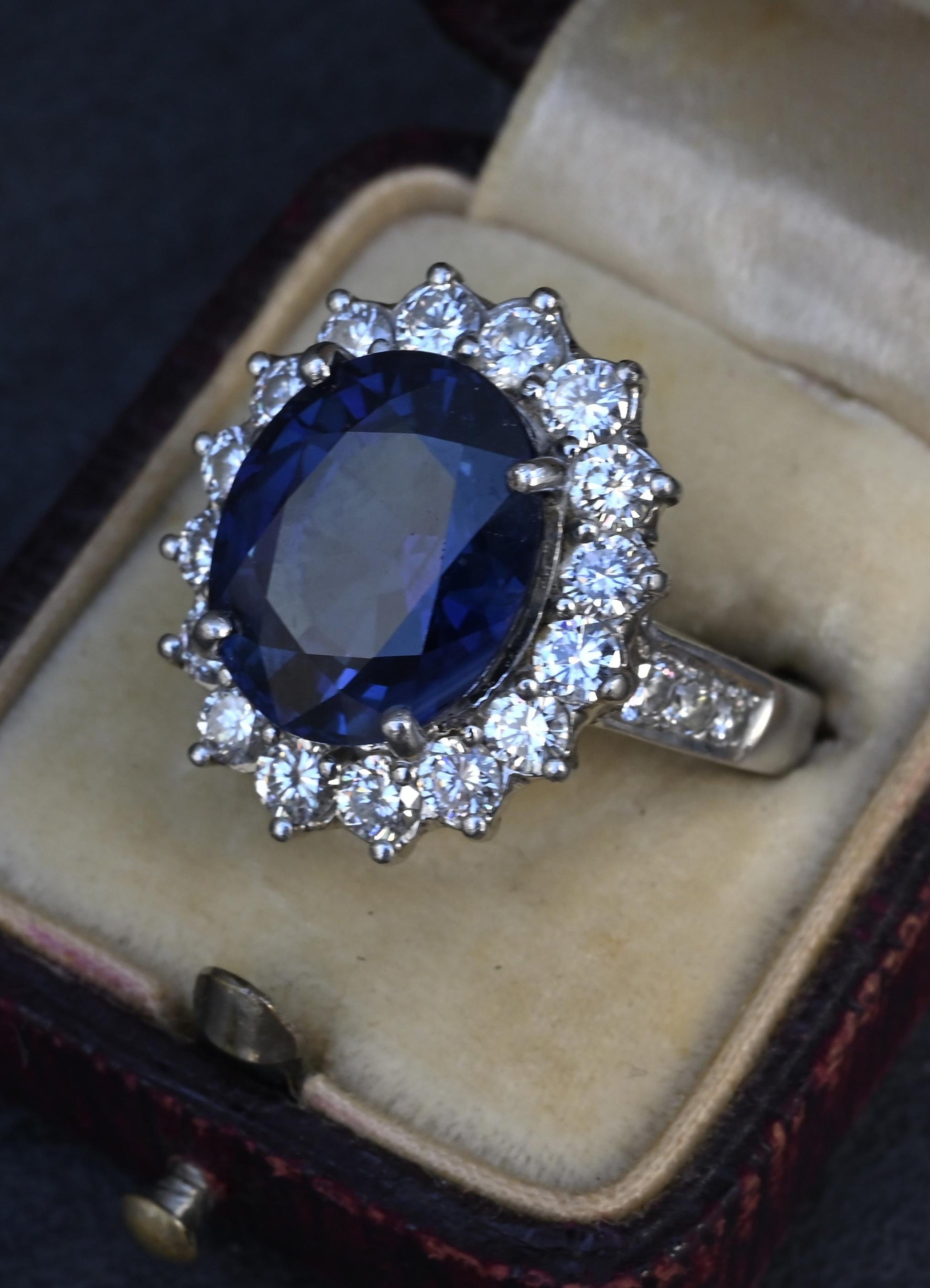 Exceptional 7.12 Carat NO HEAT GIA Certified Vivid Blue Sapphire & Diamond Ring