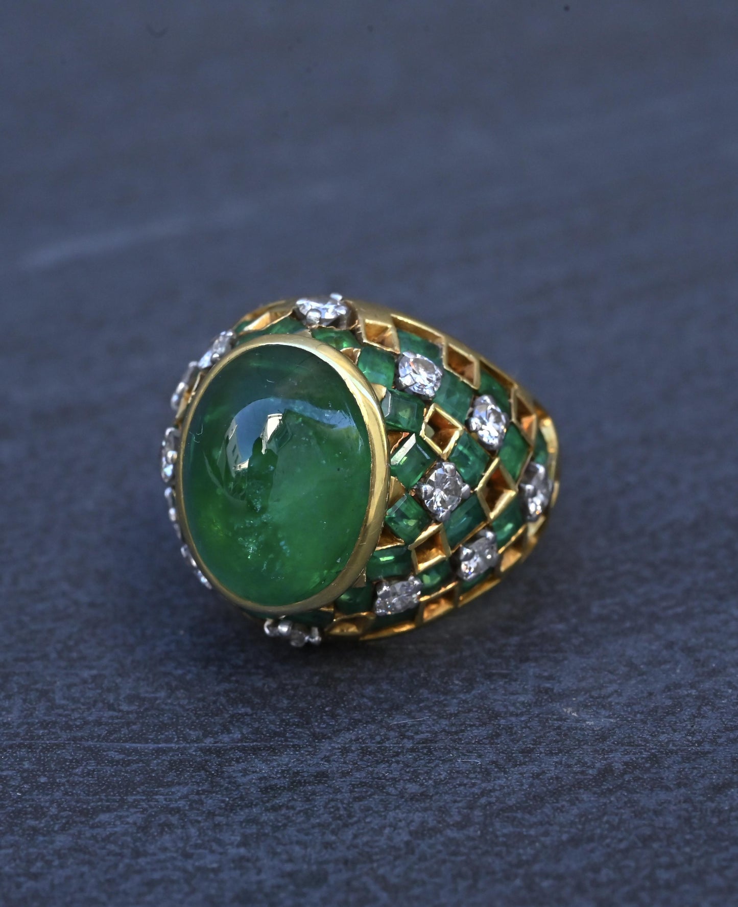 Exquisite 7.12ct Emerald & Diamond Cabochon Ring GIA Certified 18K Yellow Gold