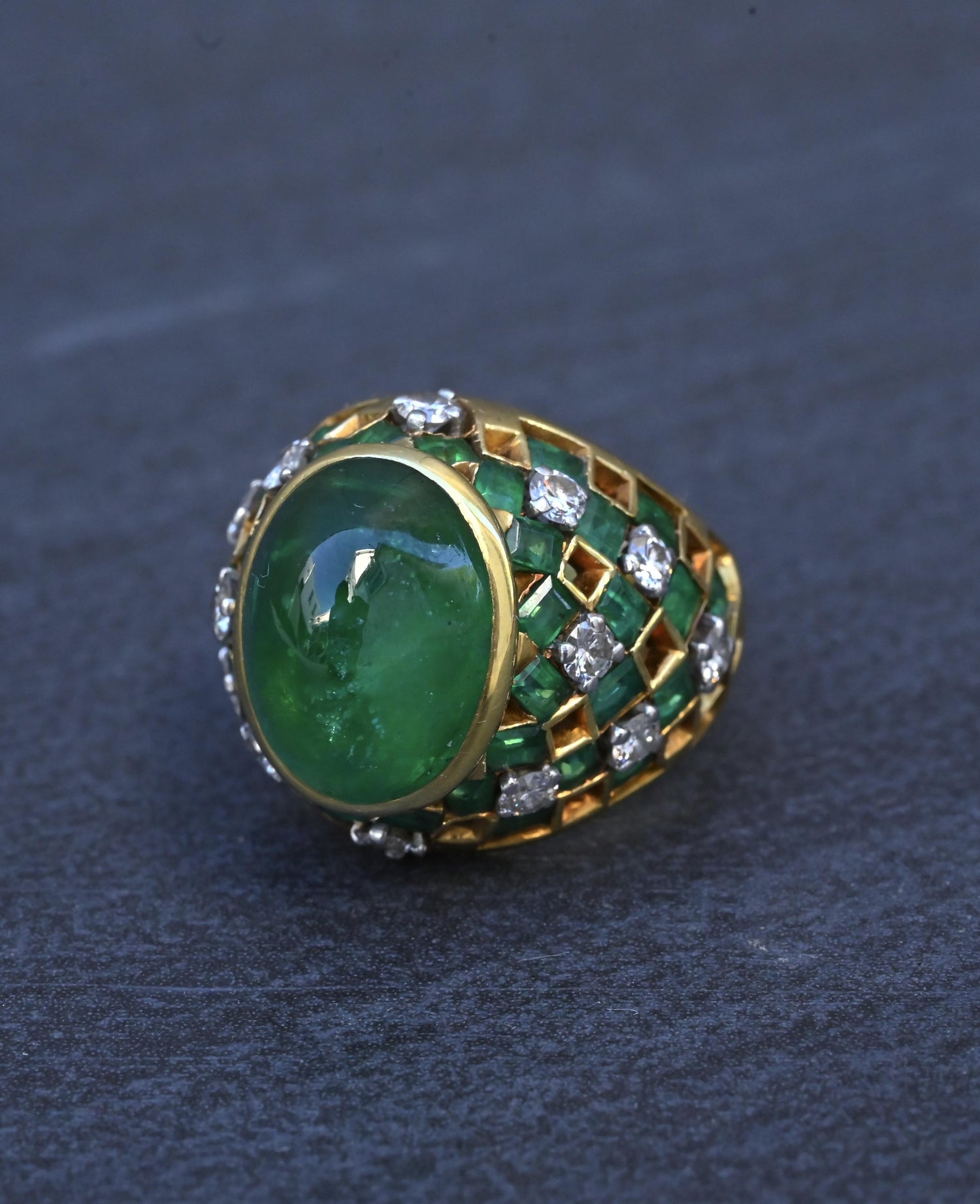 Exquisite 7.12ct Emerald & Diamond Cabochon Ring GIA Certified 18K Yellow Gold