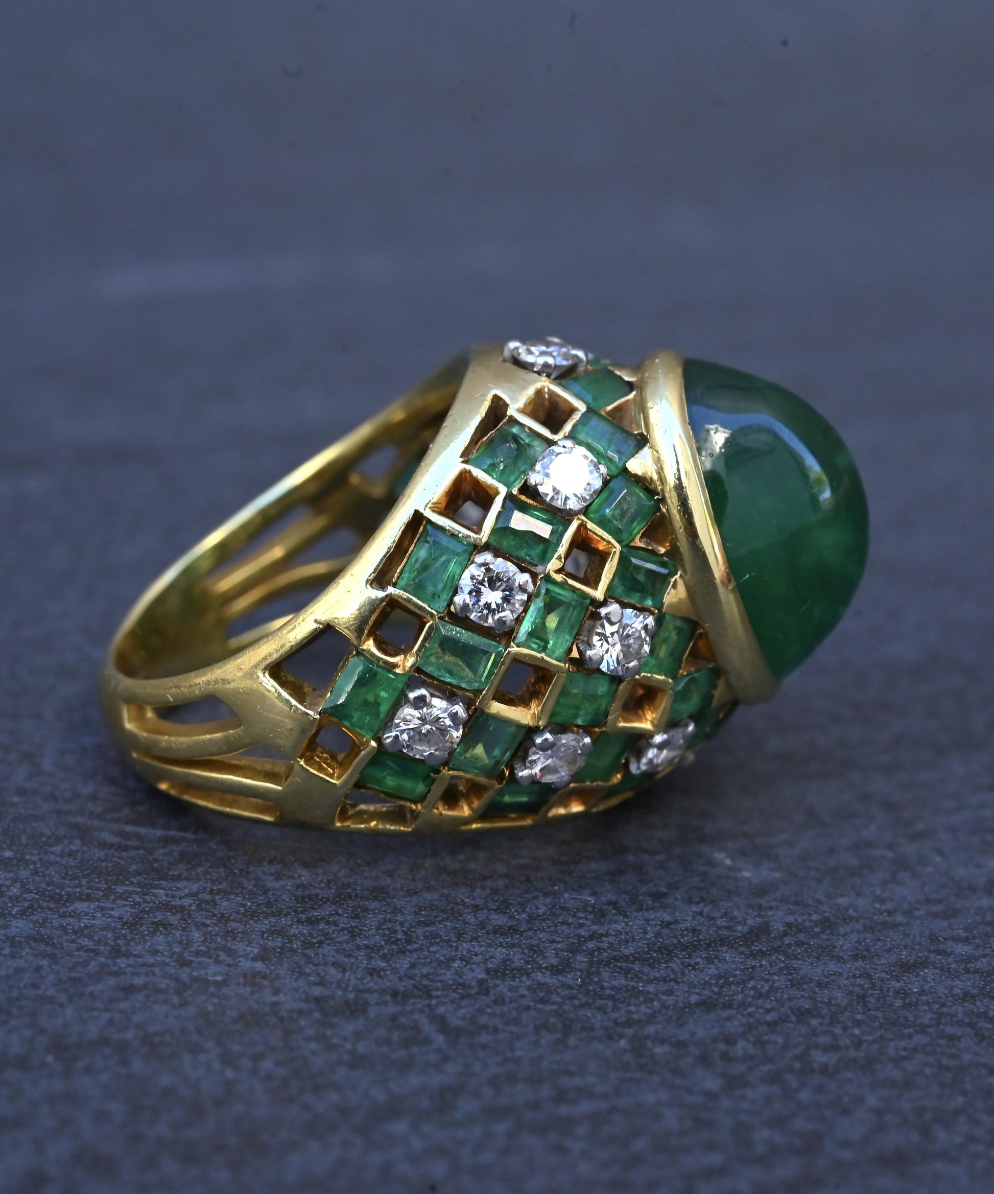Exquisite 7.12ct Emerald & Diamond Cabochon Ring GIA Certified 18K Yellow Gold