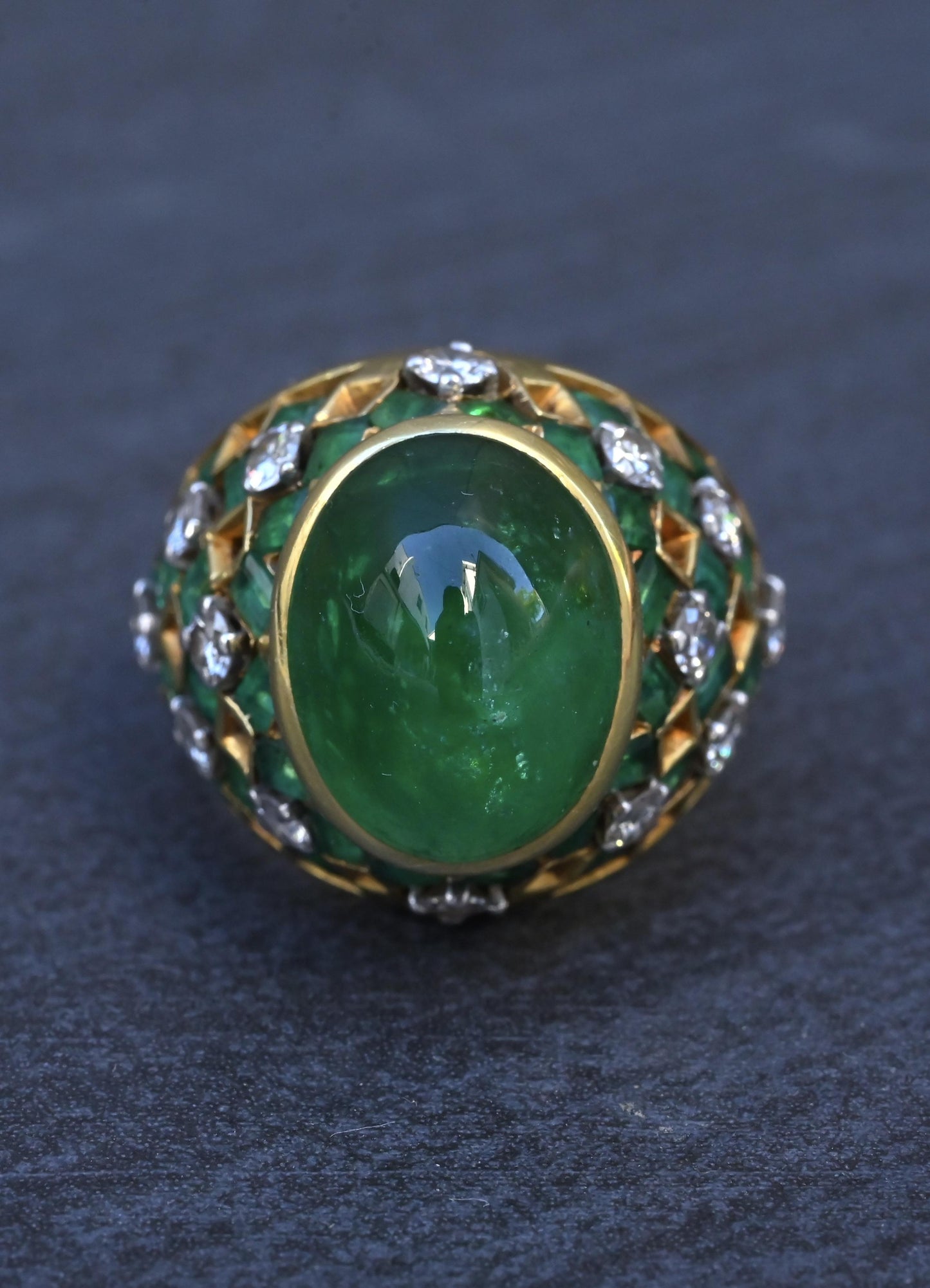 Exquisite 7.12ct Emerald & Diamond Cabochon Ring GIA Certified 18K Yellow Gold