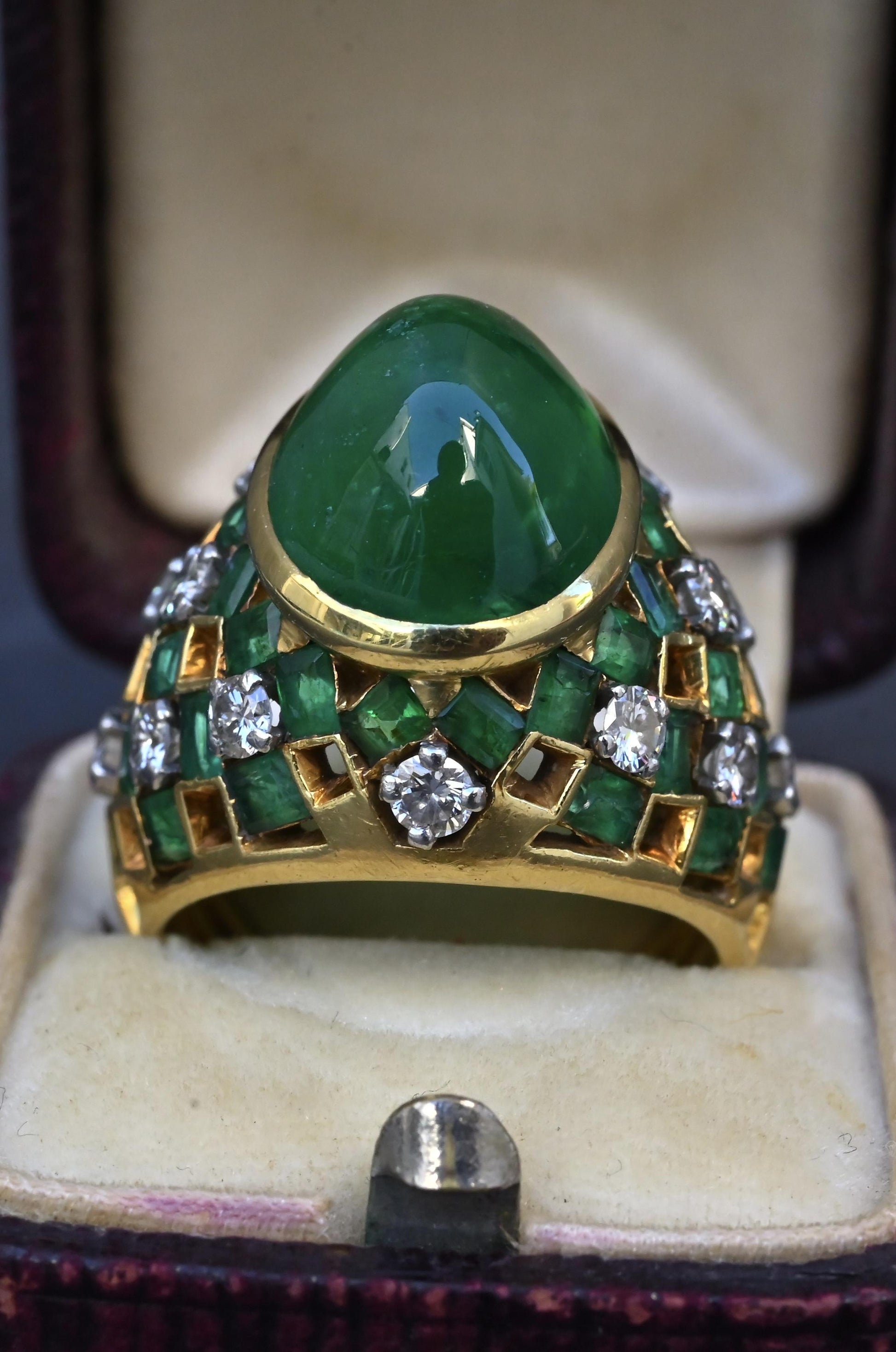 Exquisite 7.12ct Emerald & Diamond Cabochon Ring GIA Certified 18K Yellow Gold