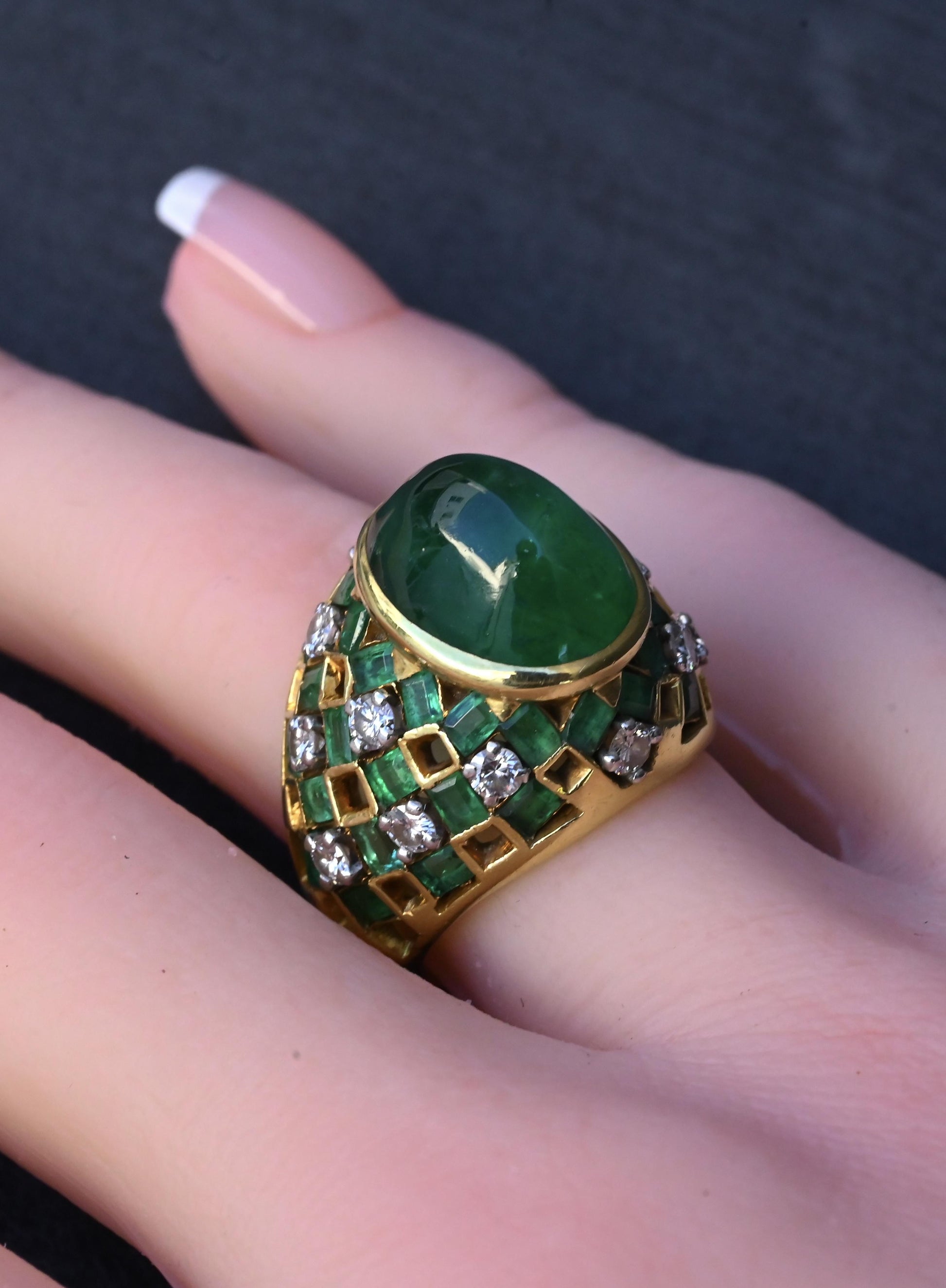 Exquisite 7.12ct Emerald & Diamond Cabochon Ring GIA Certified 18K Yellow Gold