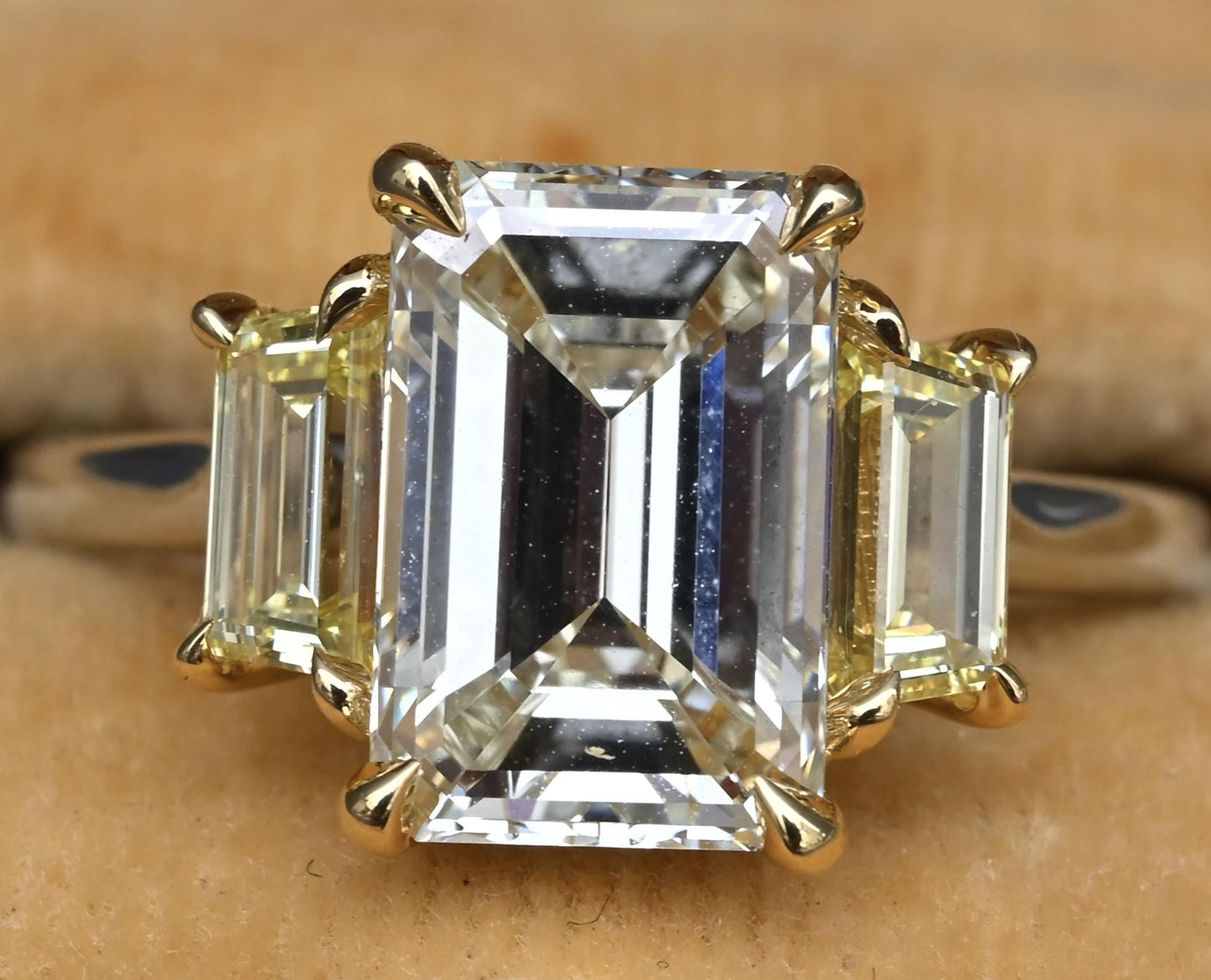 GIA 2.50 Ct L VVS2 Emerald Cut Diamond Three Stone Ring Platinum 18K Gold 6.5