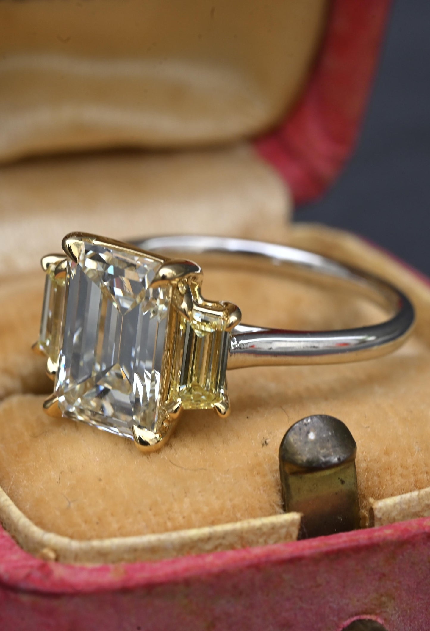 GIA 2.50 Ct L VVS2 Emerald Cut Diamond Three Stone Ring Platinum 18K Gold 6.5