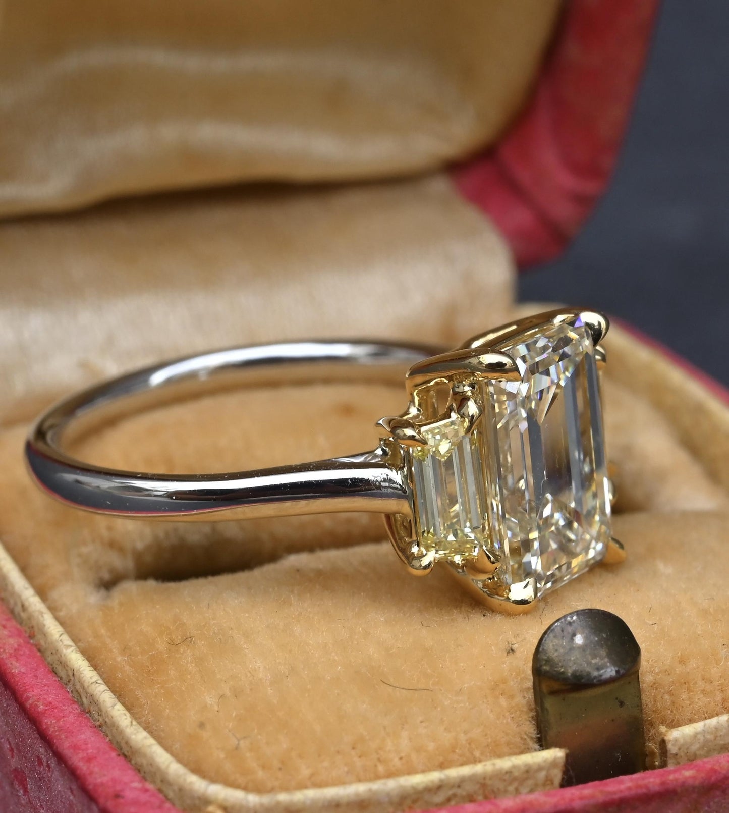 GIA 2.50 Ct L VVS2 Emerald Cut Diamond Three Stone Ring Platinum 18K Gold 6.5