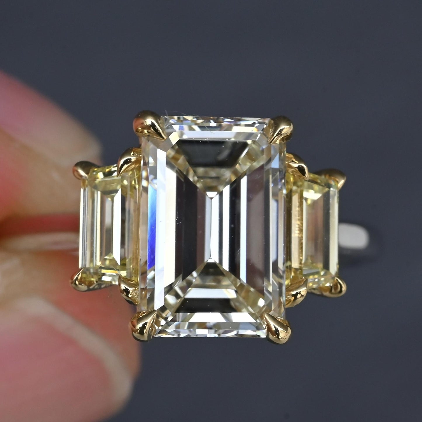 GIA 2.50 Ct L VVS2 Emerald Cut Diamond Three Stone Ring Platinum 18K Gold 6.5