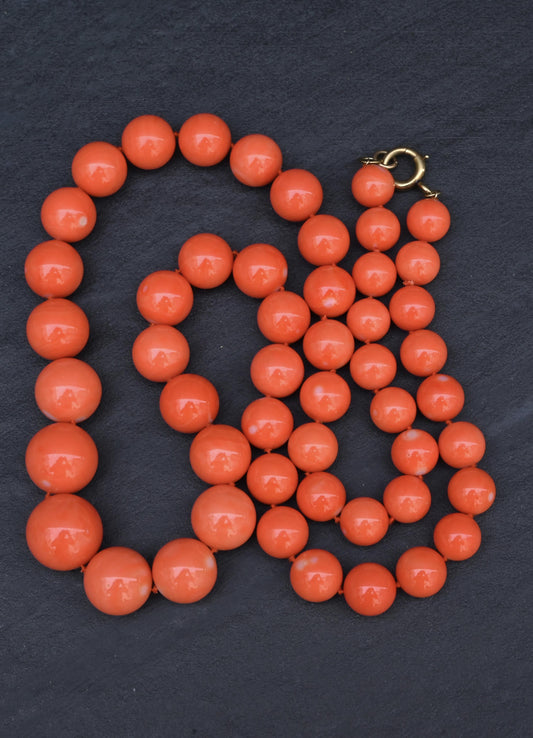 132g Natural Momo Coral Necklace 16.8-10mm Graduated Round Beads 14K Gold Clasp