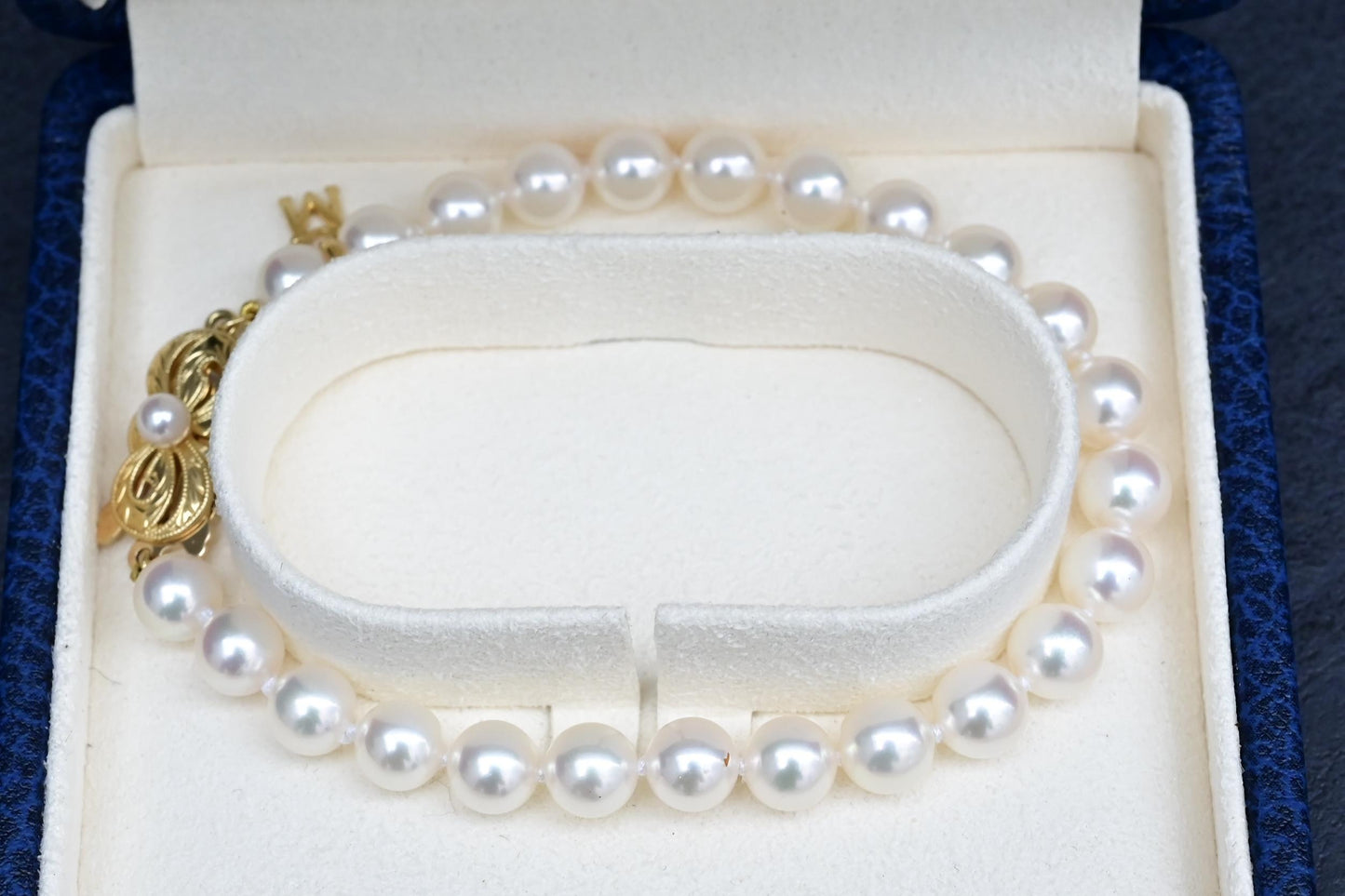 Mikimoto 18K Yellow Gold Akoya Pearl Bracelet Full Set– 6.5mm Pearls, 7 1/2”