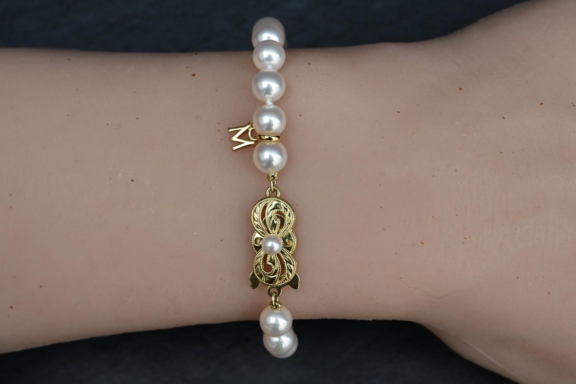 Mikimoto 18K Yellow Gold Akoya Pearl Bracelet Full Set– 6.5mm Pearls, 7 1/2”