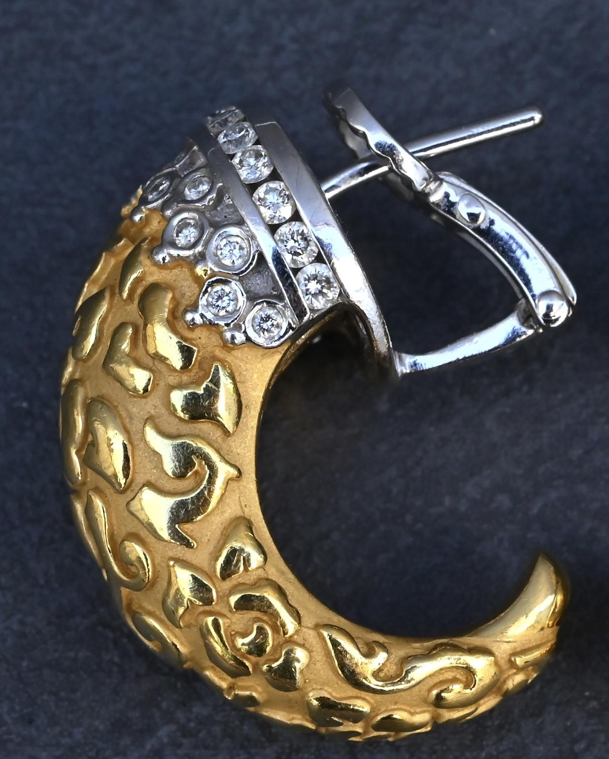 Carrera y Carrera 18K Gold Pave Diamond Textured Hoop Earrings Vintage