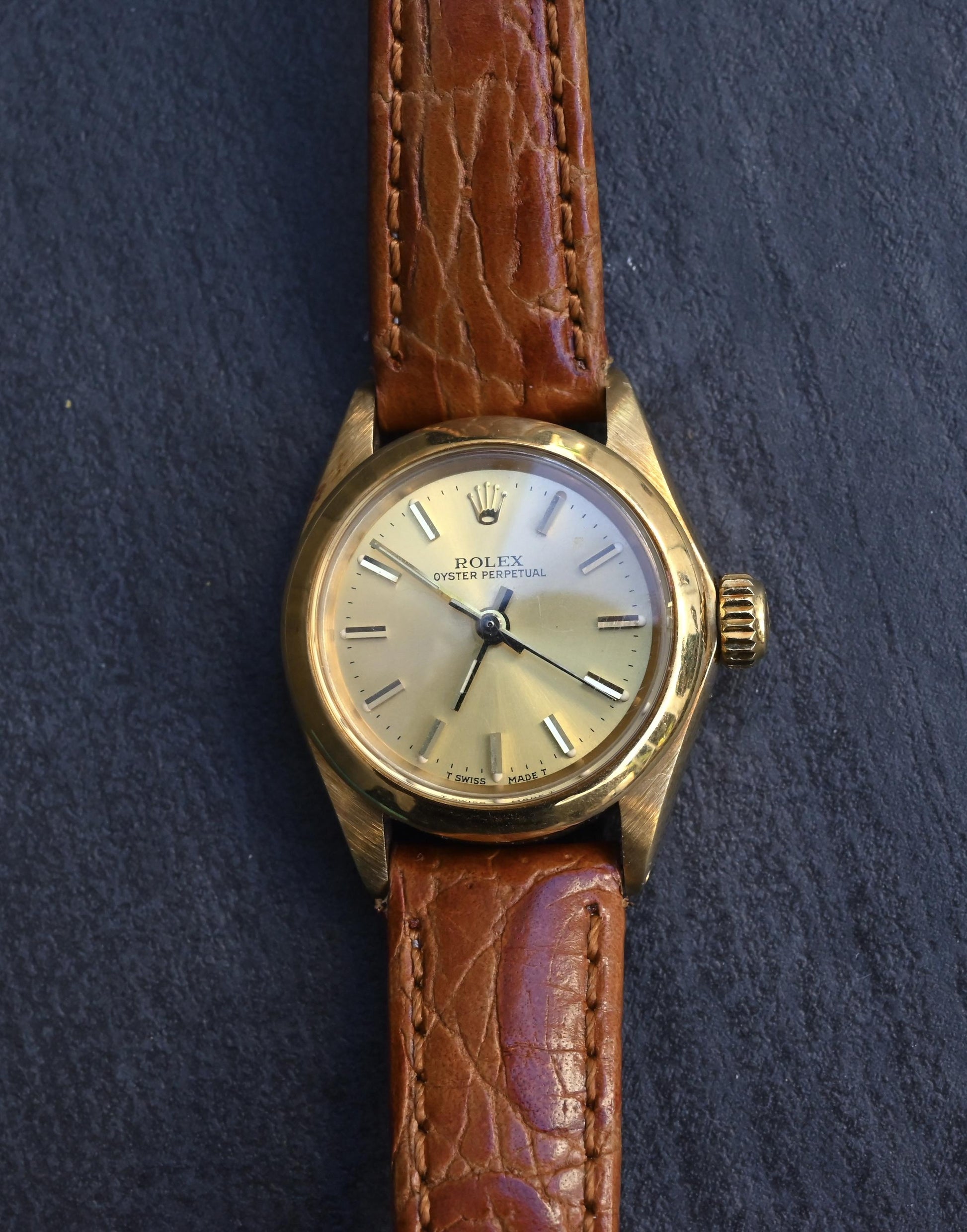 Vintage Ladies Rolex Oyster Perpetual 26mm 18k Yellow Gold Ref. 6718