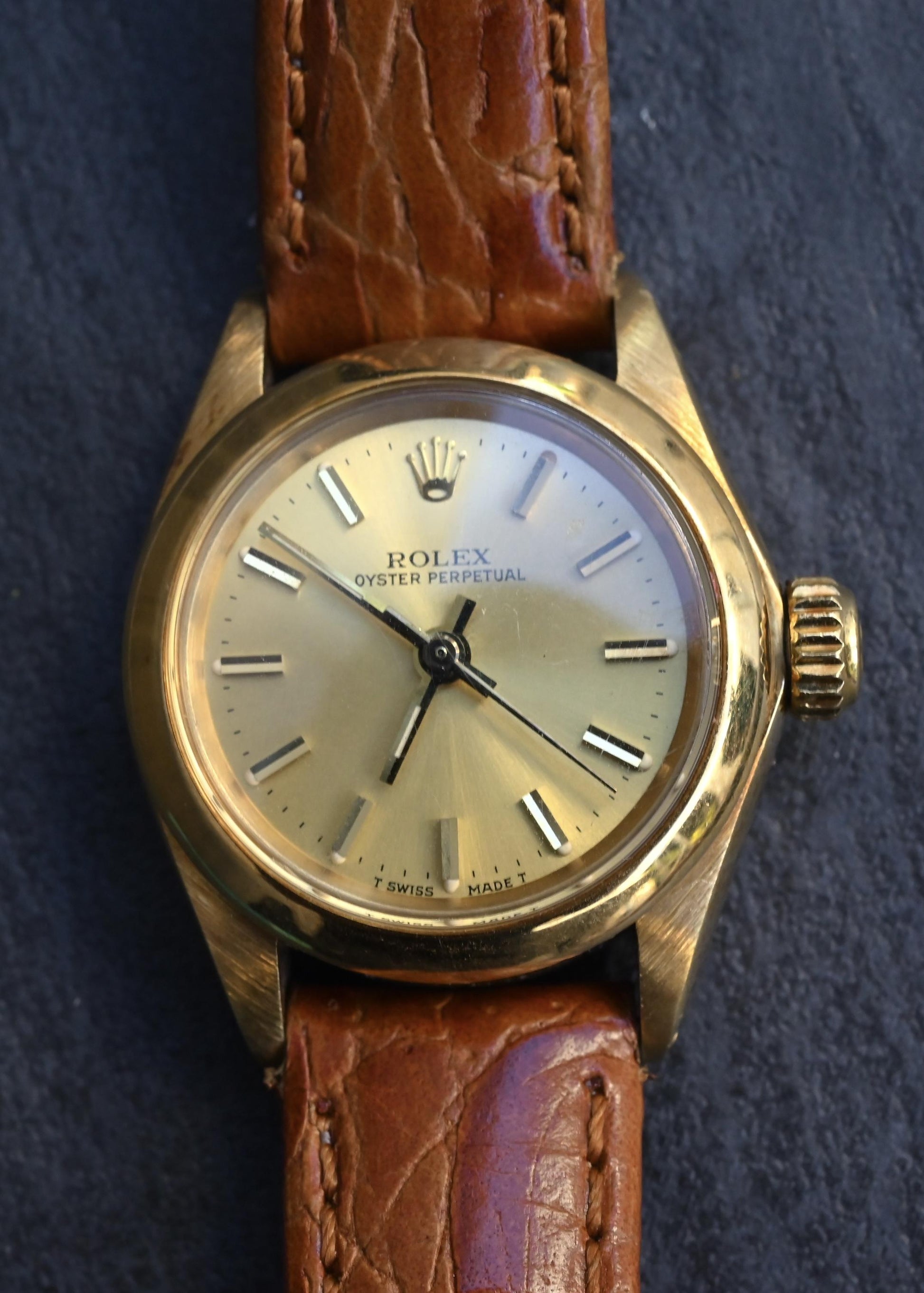 Vintage Ladies Rolex Oyster Perpetual 26mm 18k Yellow Gold Ref. 6718