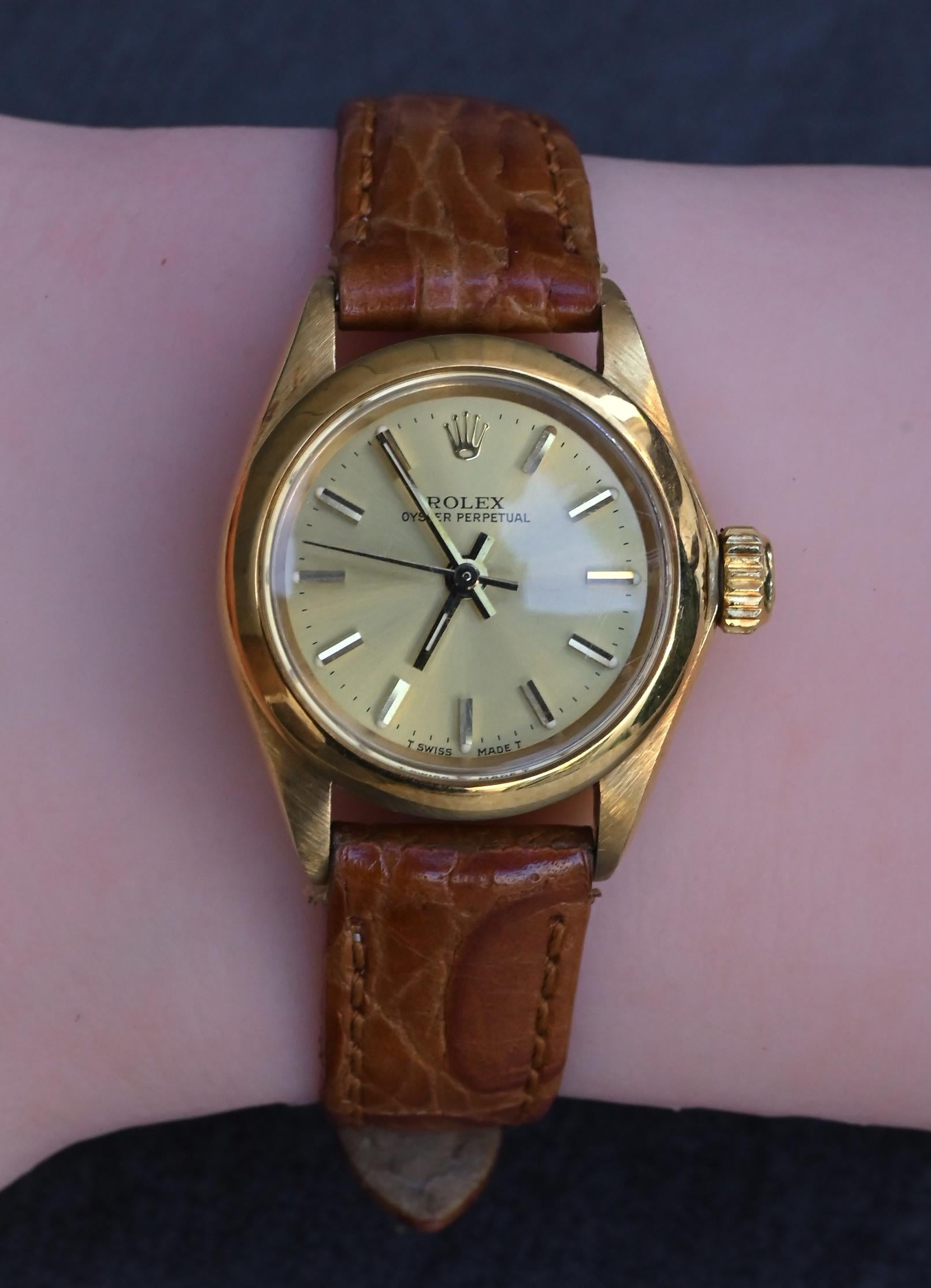 Vintage Ladies Rolex Oyster Perpetual 26mm 18k Yellow Gold Ref. 6718