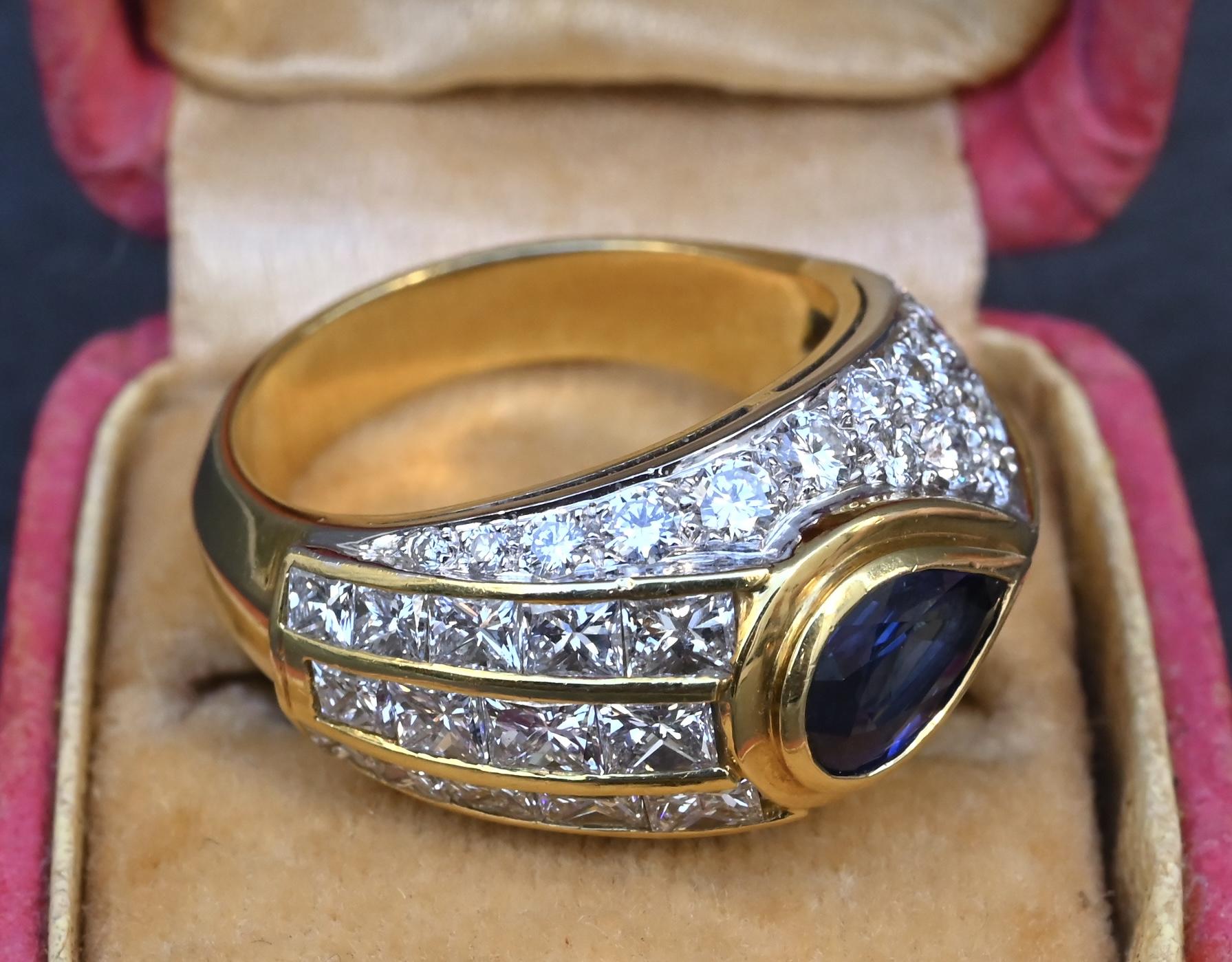 Amazing French Vintage 18K Gold Ring 3.85 Carats of Diamonds & Sapphire IGI Cert