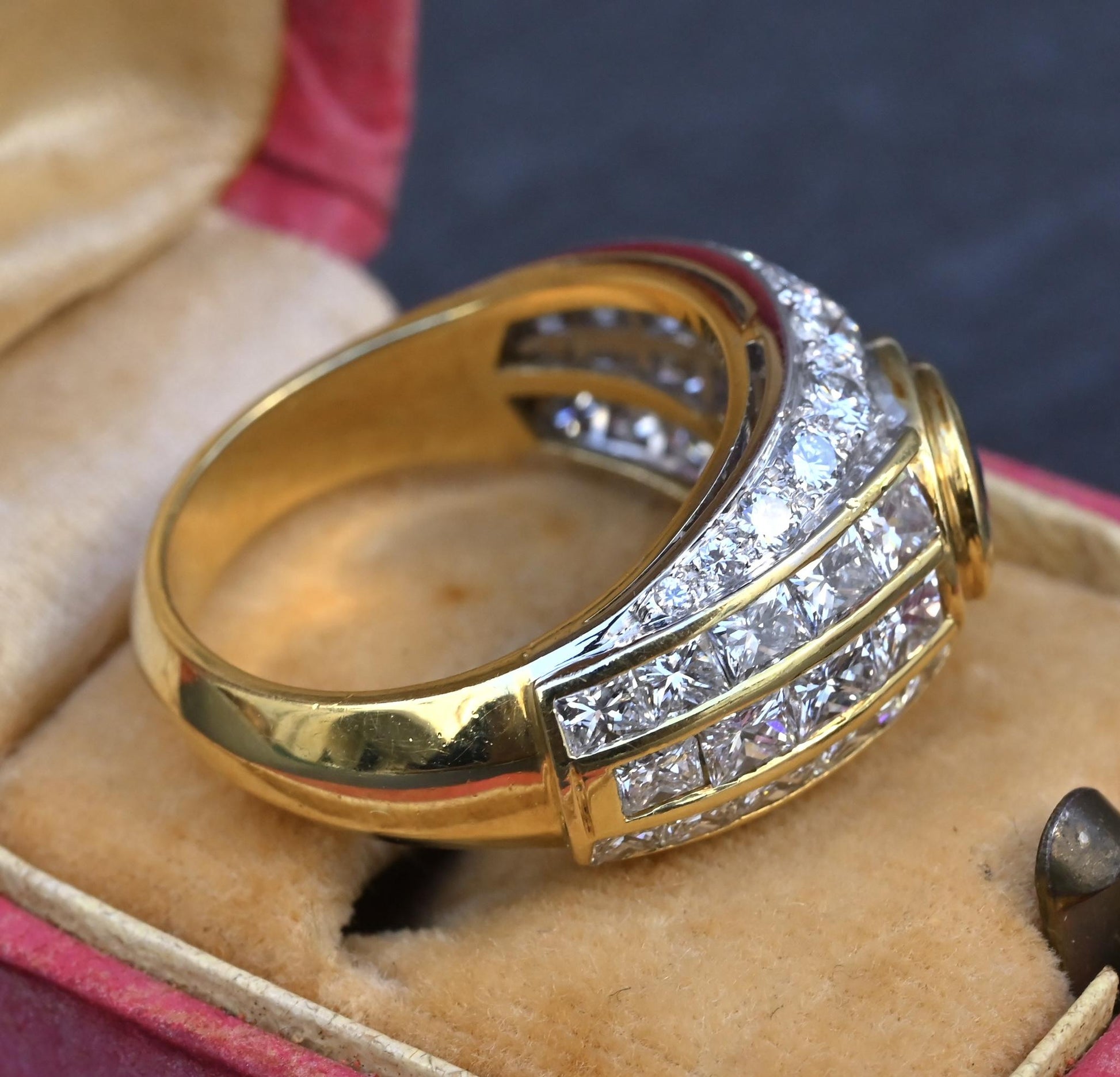 Amazing French Vintage 18K Gold Ring 3.85 Carats of Diamonds & Sapphire IGI Cert