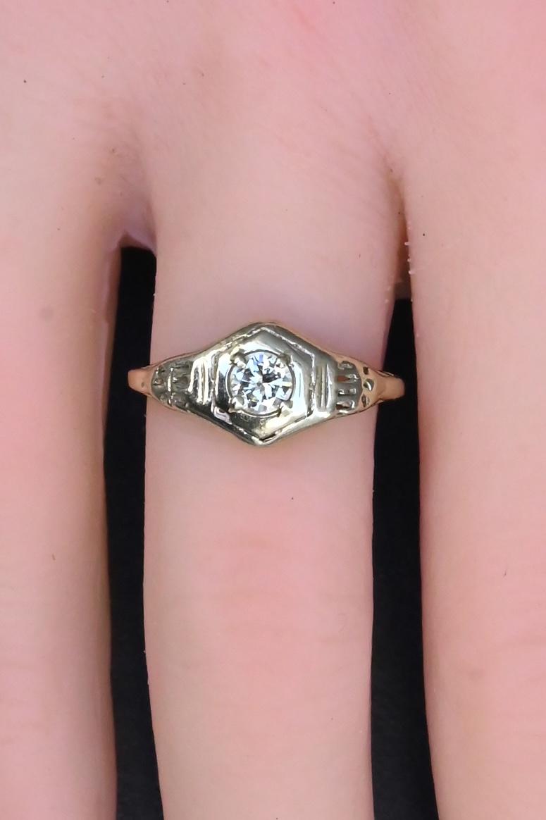 Antique Art Deco 14K White Gold 0.25 CT Round Diamond Ring Size 5.75 IGI Cert.