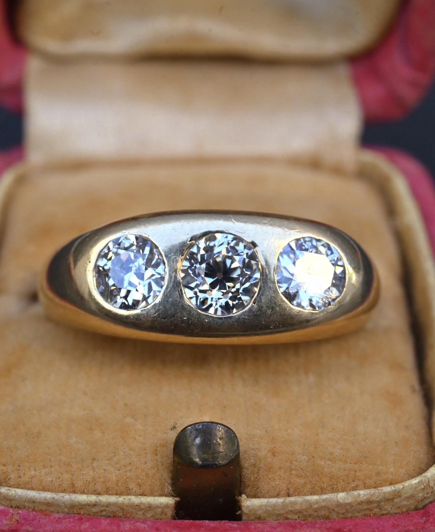 Art Deco 14K Yellow Gold Gypsy 3-Stone Old European Cut Diamond Ring Size 9.5