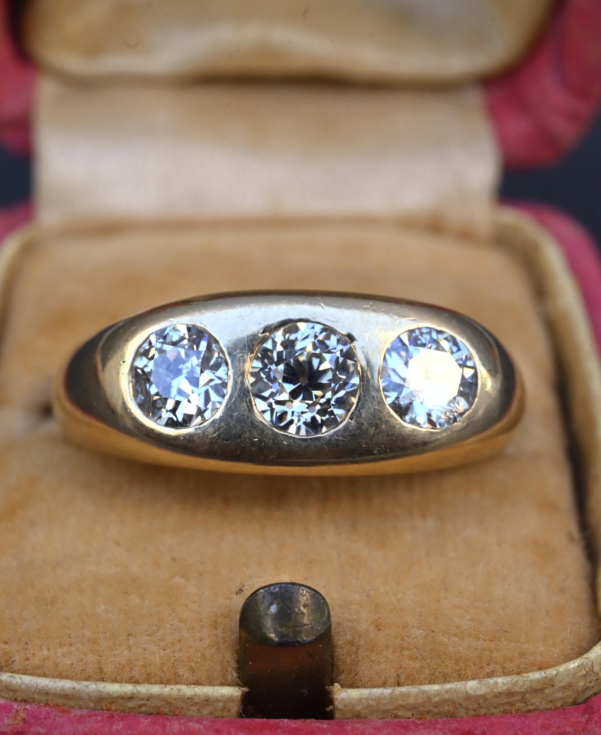 Art Deco 14K Yellow Gold Gypsy 3-Stone Old European Cut Diamond Ring Size 9.5