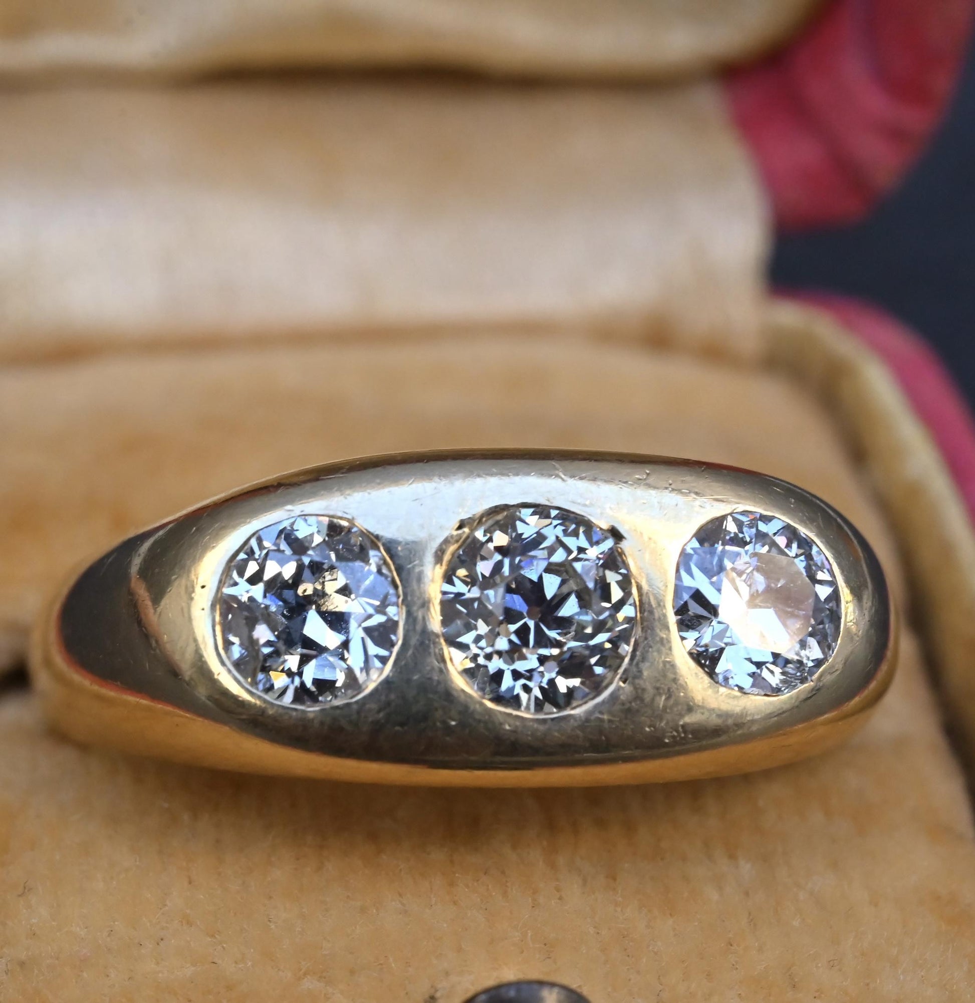 Art Deco 14K Yellow Gold Gypsy 3-Stone Old European Cut Diamond Ring Size 9.5
