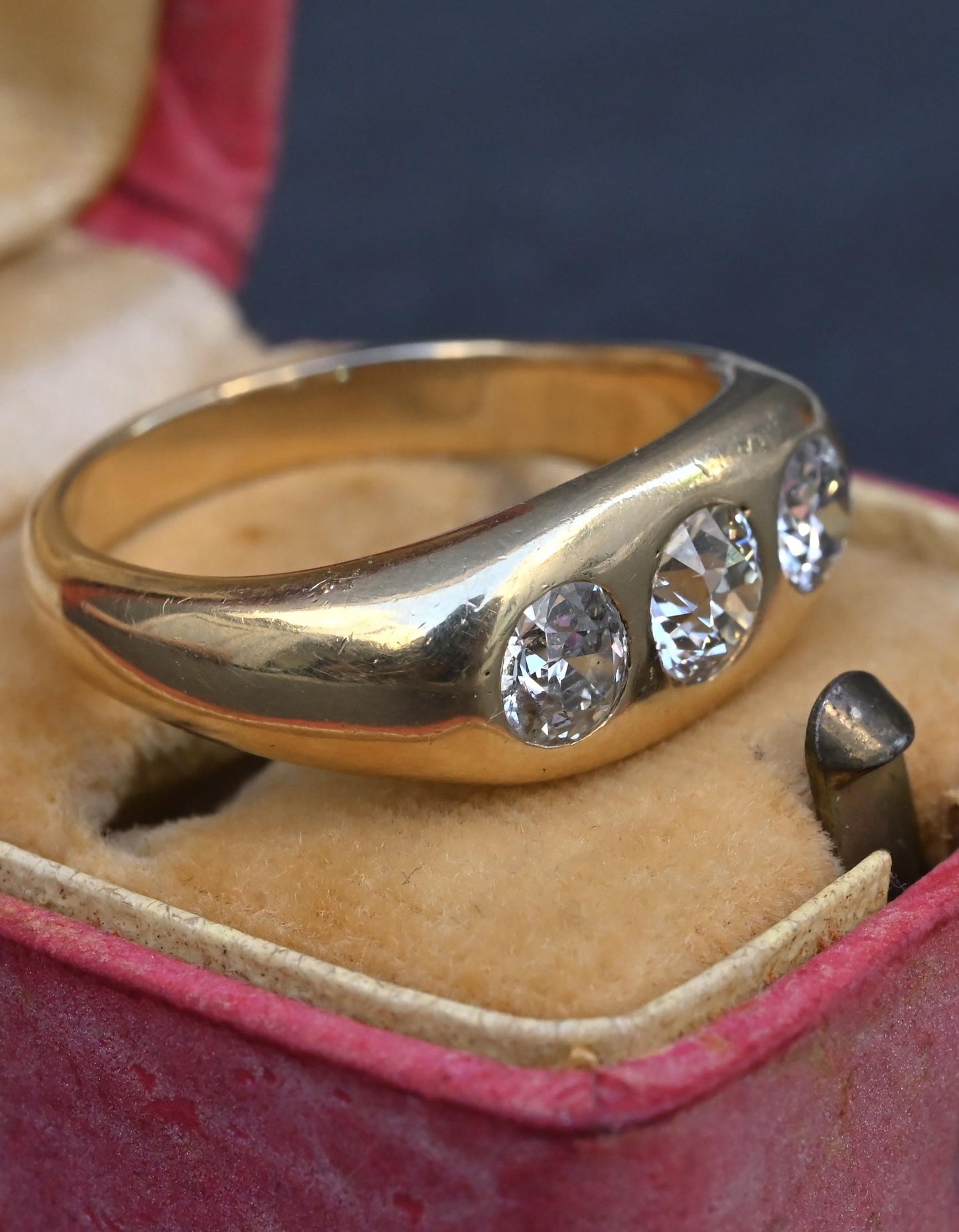 Art Deco 14K Yellow Gold Gypsy 3-Stone Old European Cut Diamond Ring Size 9.5