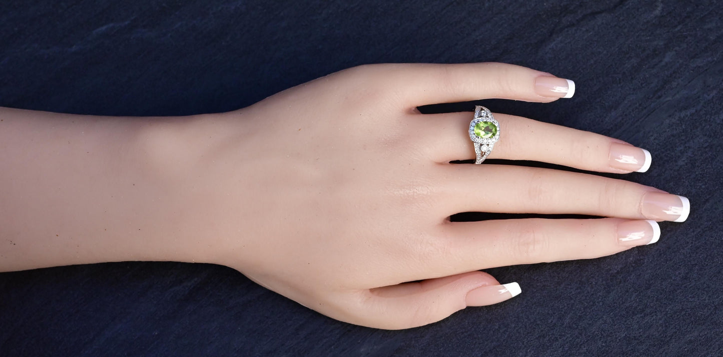 14K White Gold Peridot & Diamond Ring – Size 5.5 3.79 Grams