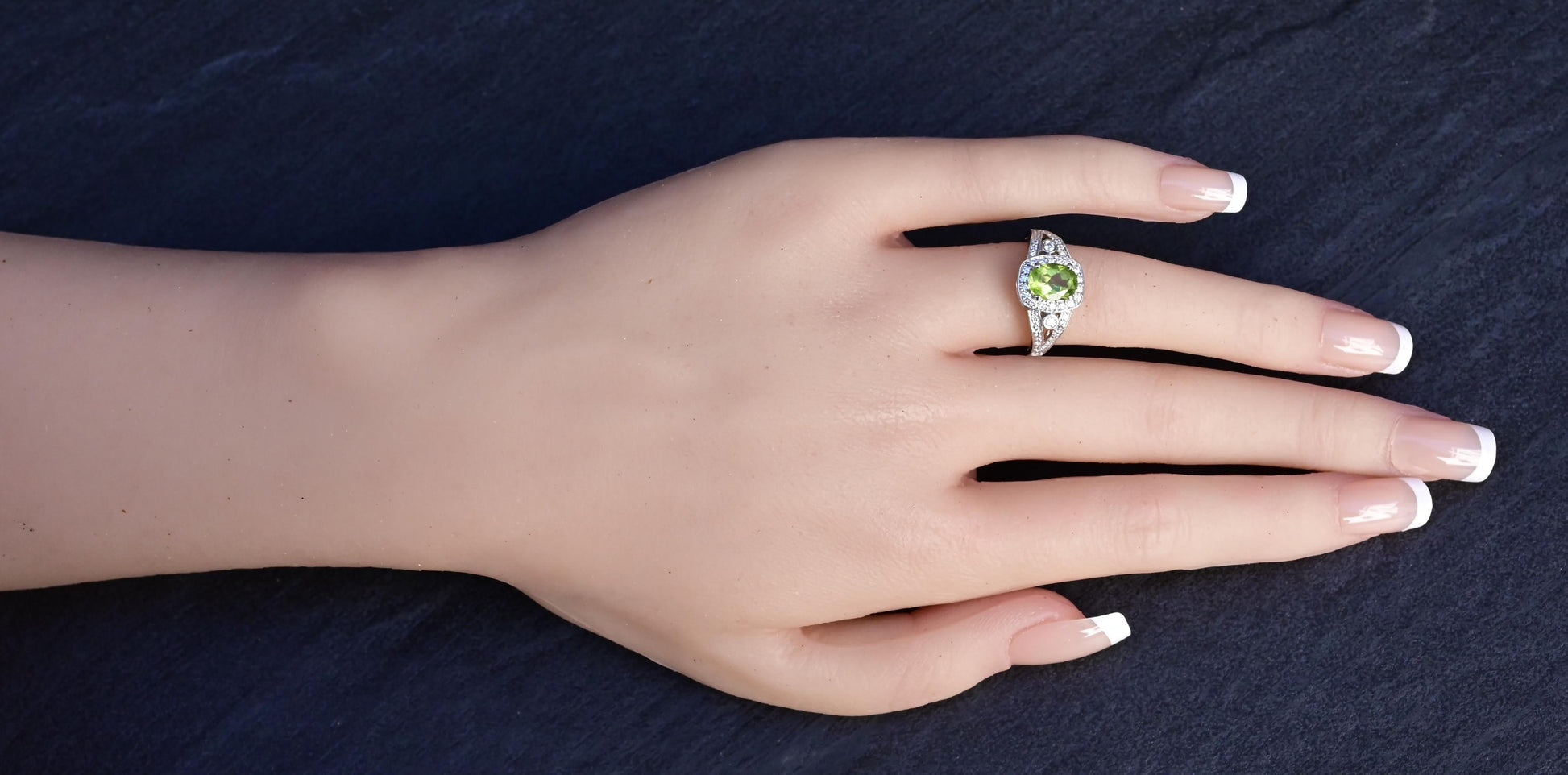 14K White Gold Peridot & Diamond Ring – Size 5.5 3.79 Grams