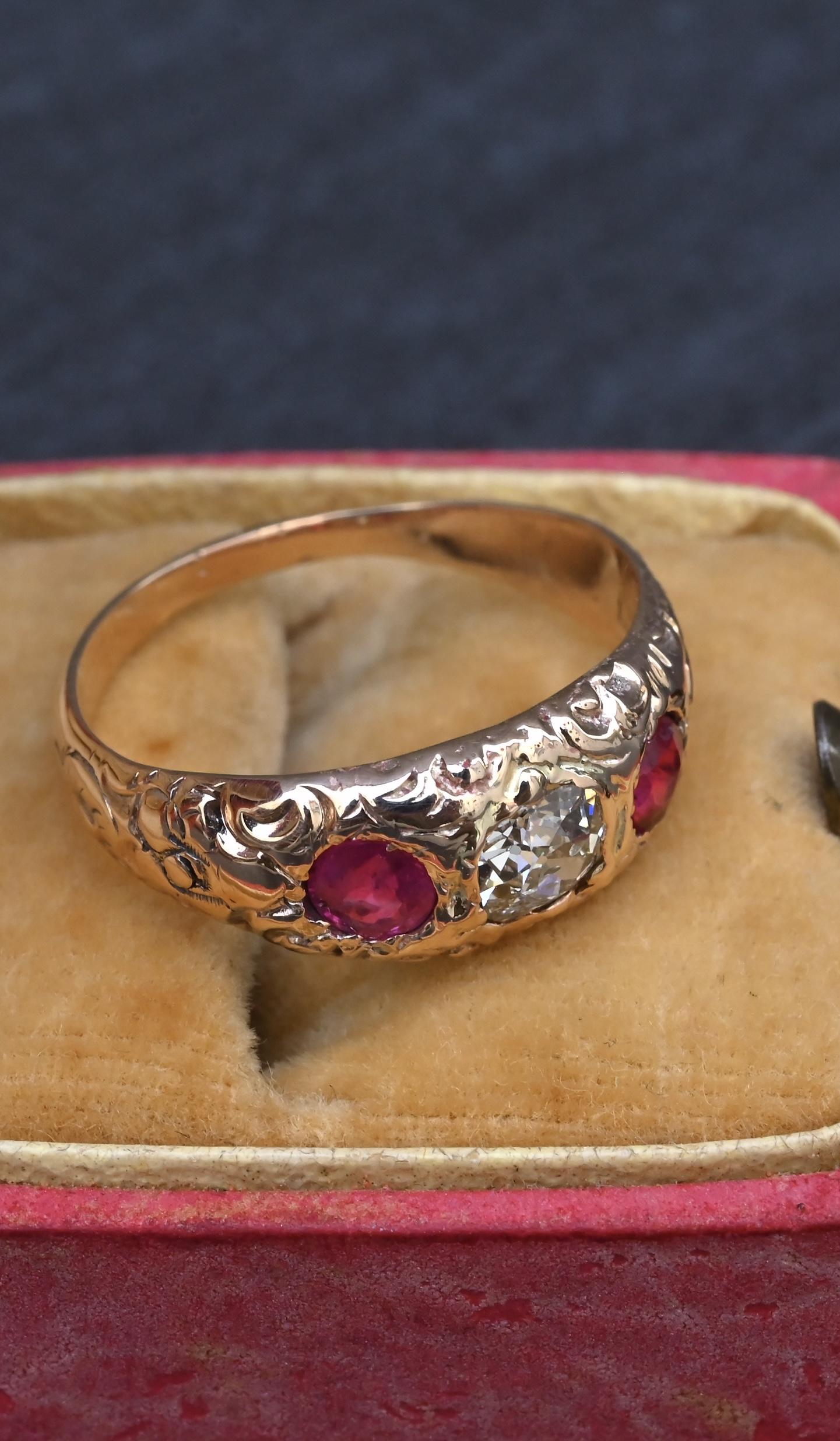 Vintage Art Deco 14K Gold Antique Cut Diamond & Natural Ruby Gypsy Ring Size 7